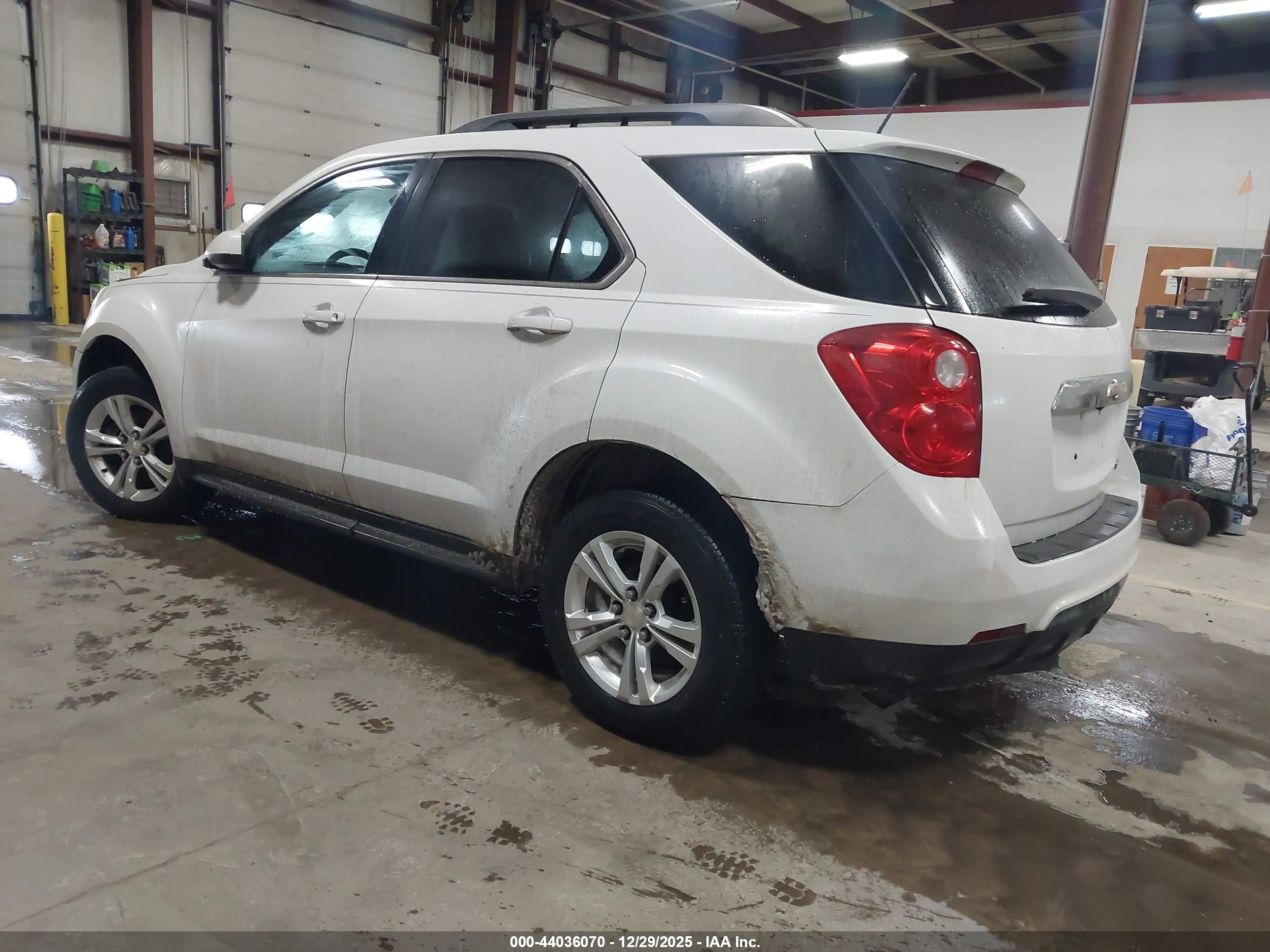 CHEVROLET EQUINOX image 3