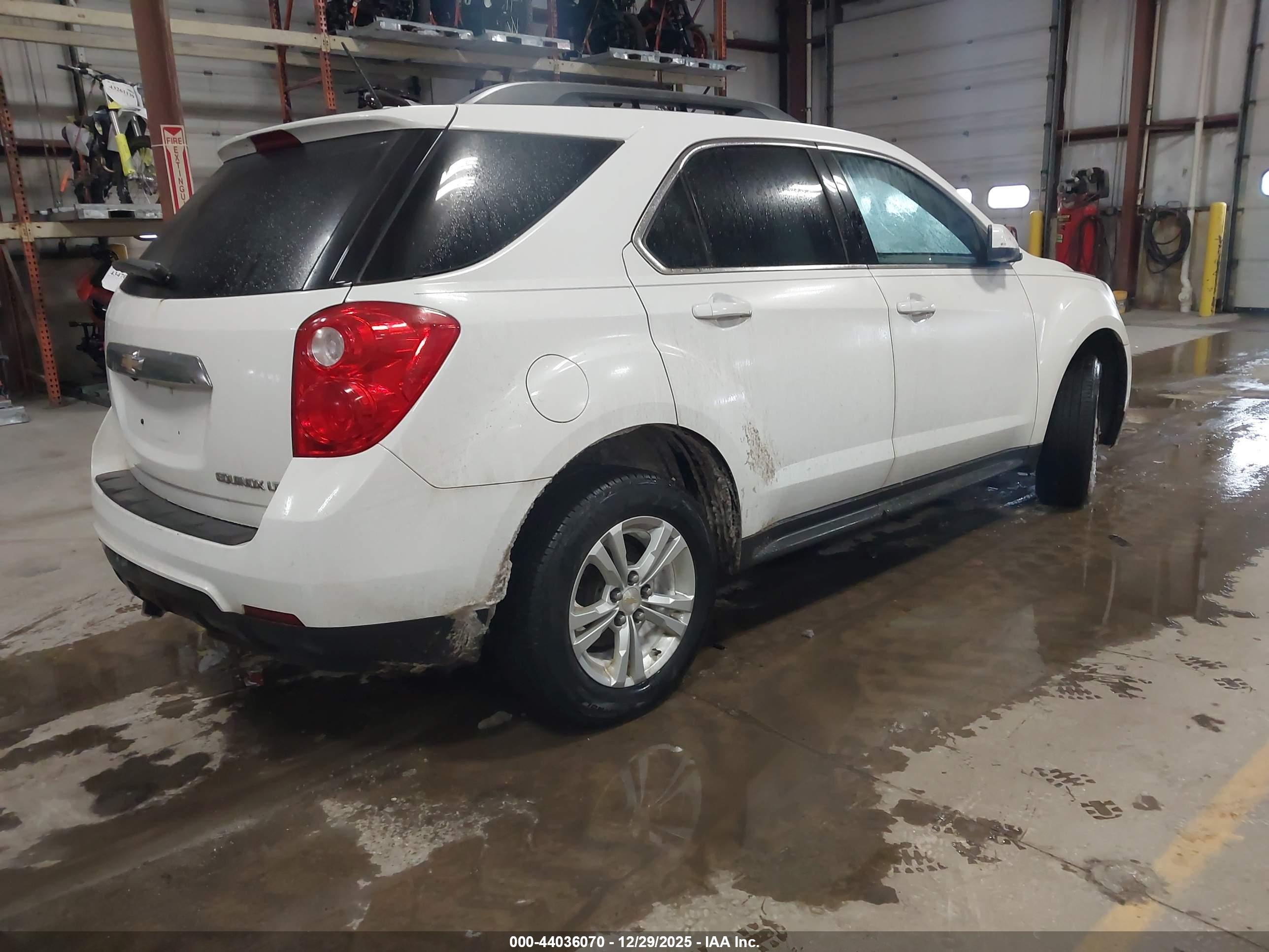 CHEVROLET EQUINOX image 4