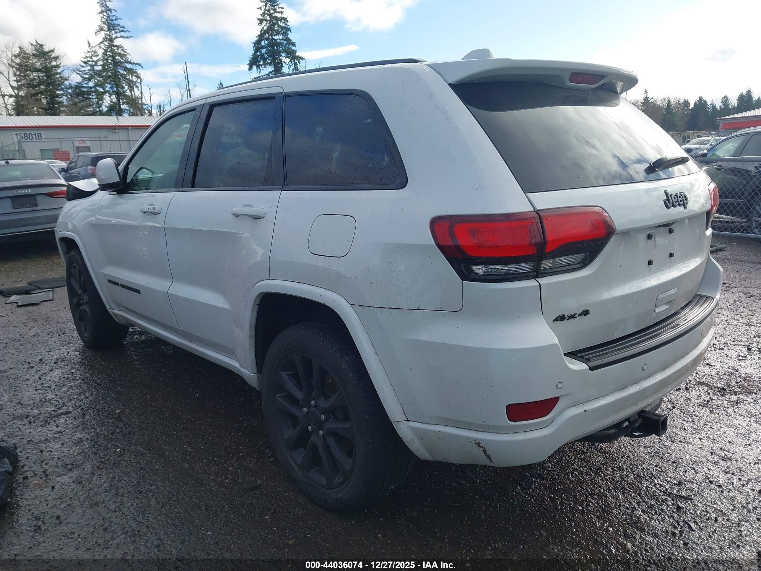 JEEP GRAND image 3