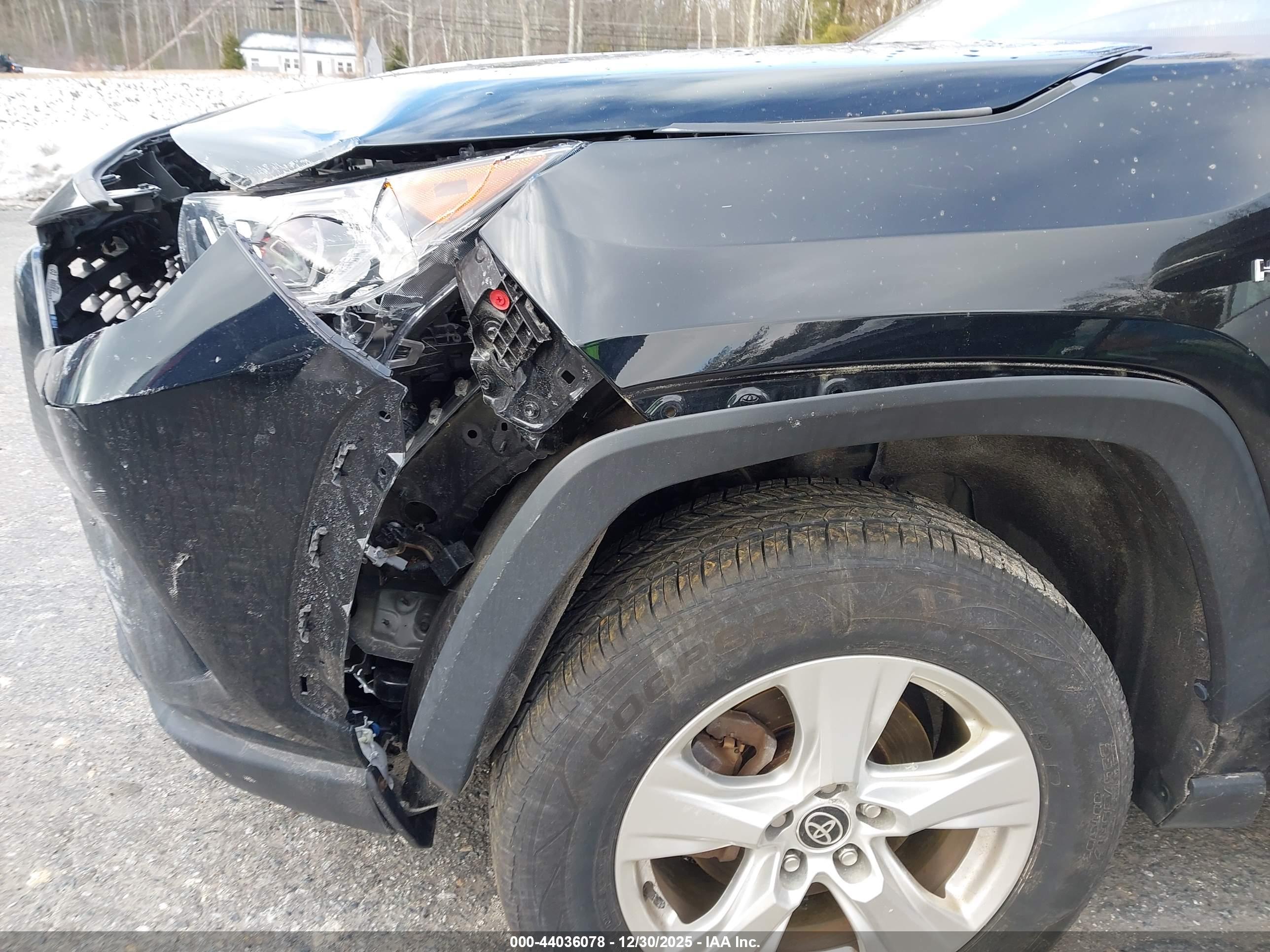 TOYOTA RAV4 image 6