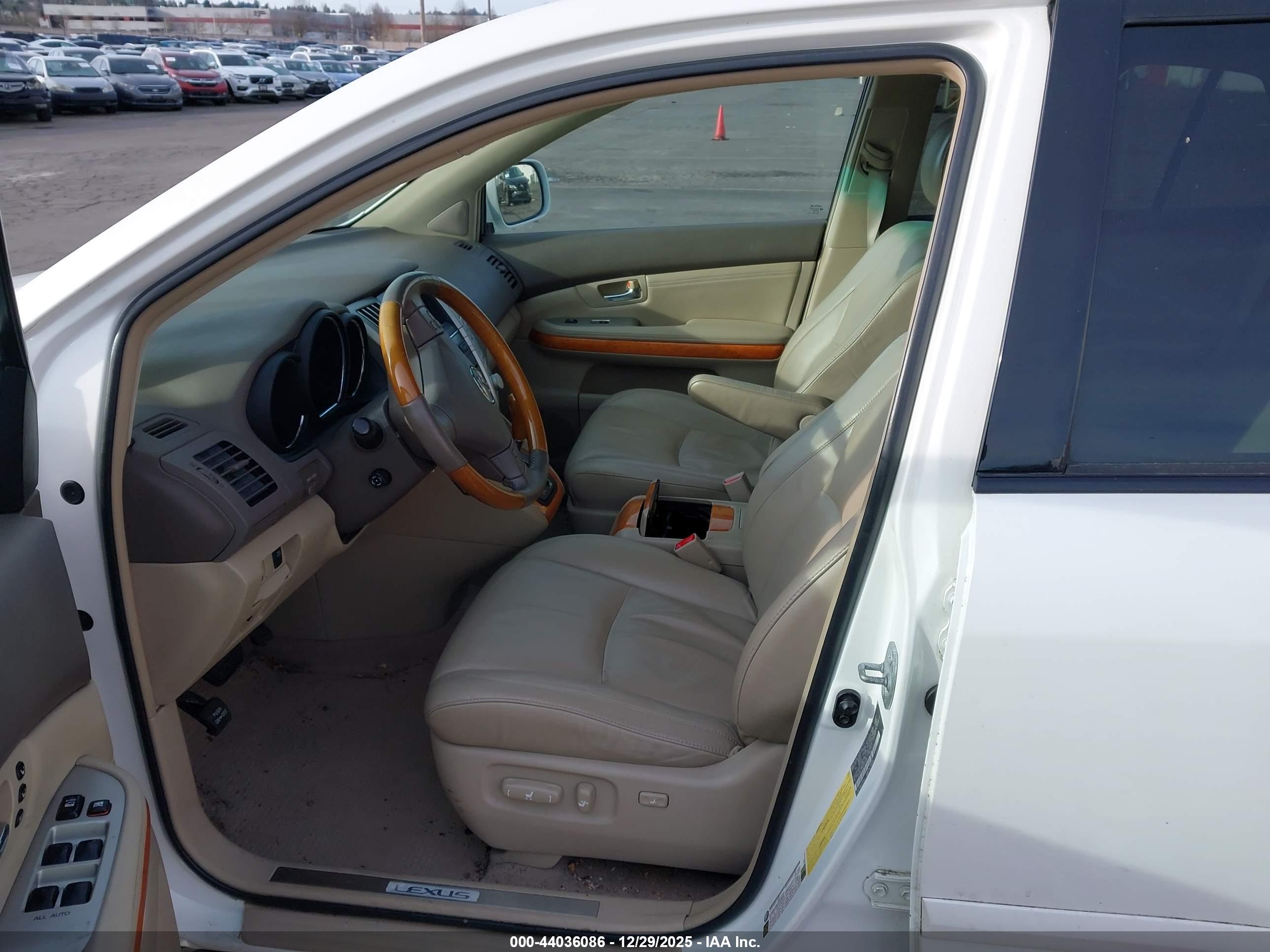 LEXUS RX image 5