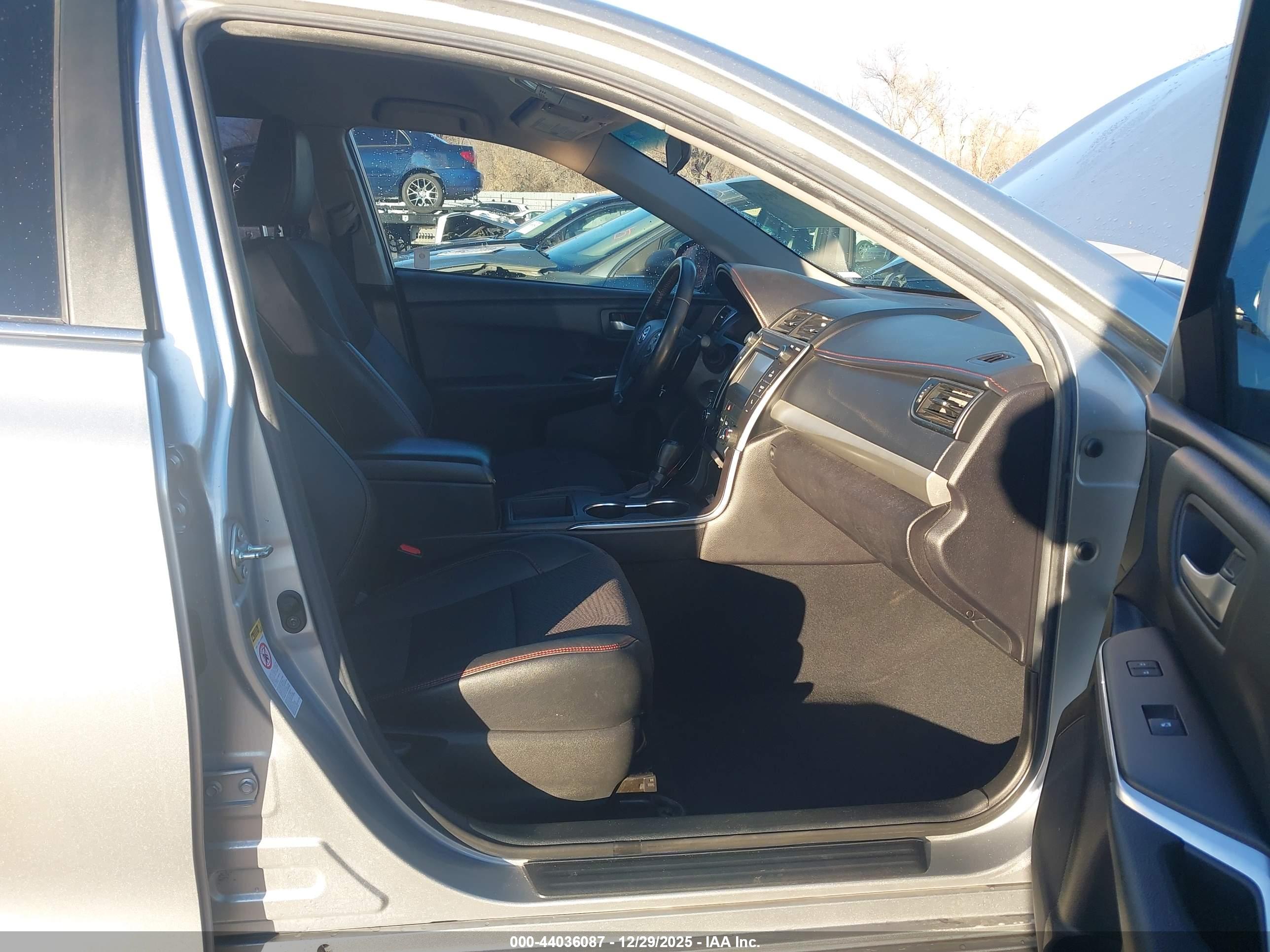 TOYOTA CAMRY image 5