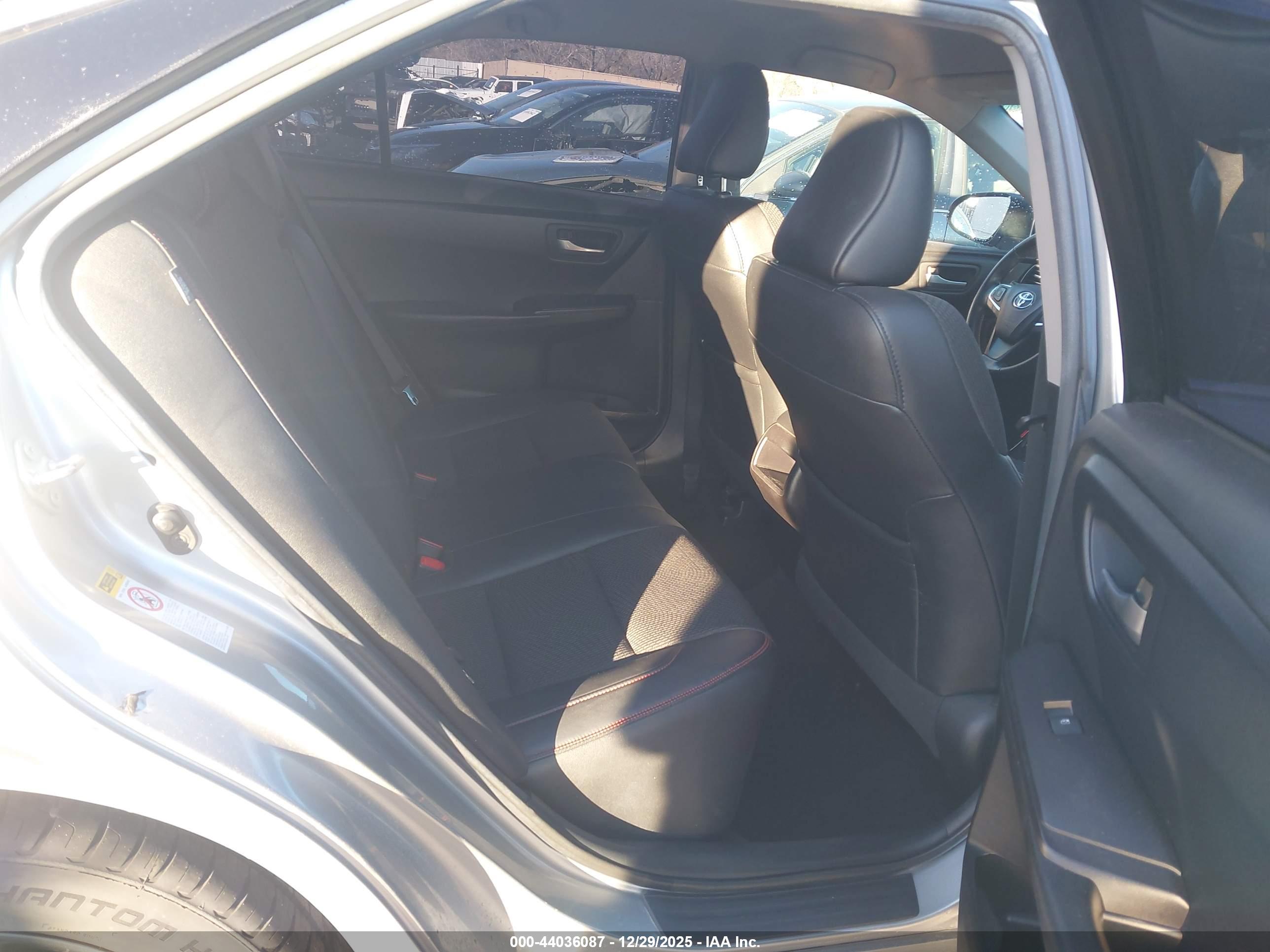 TOYOTA CAMRY image 8