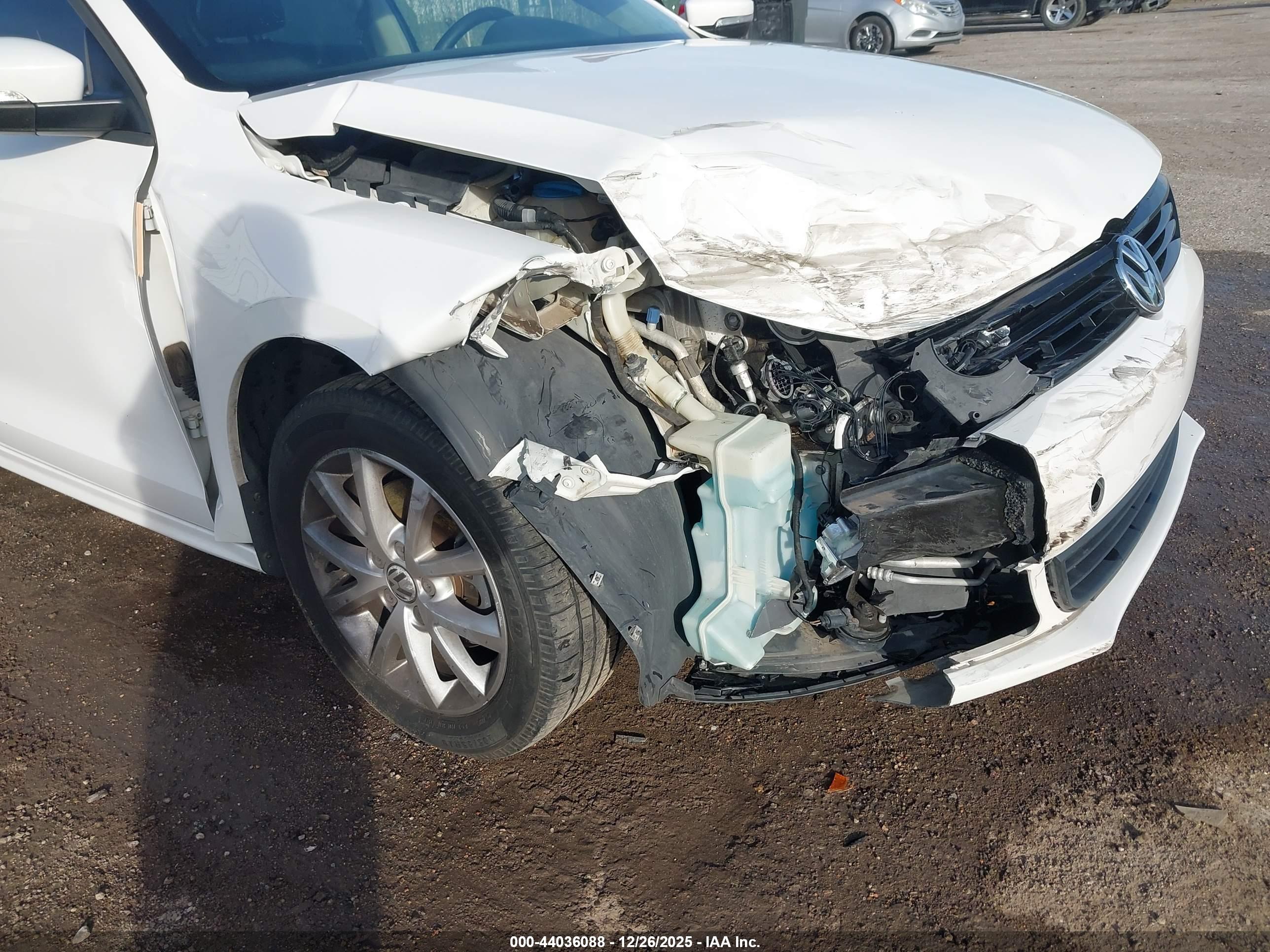 VOLKSWAGEN JETTA image 6