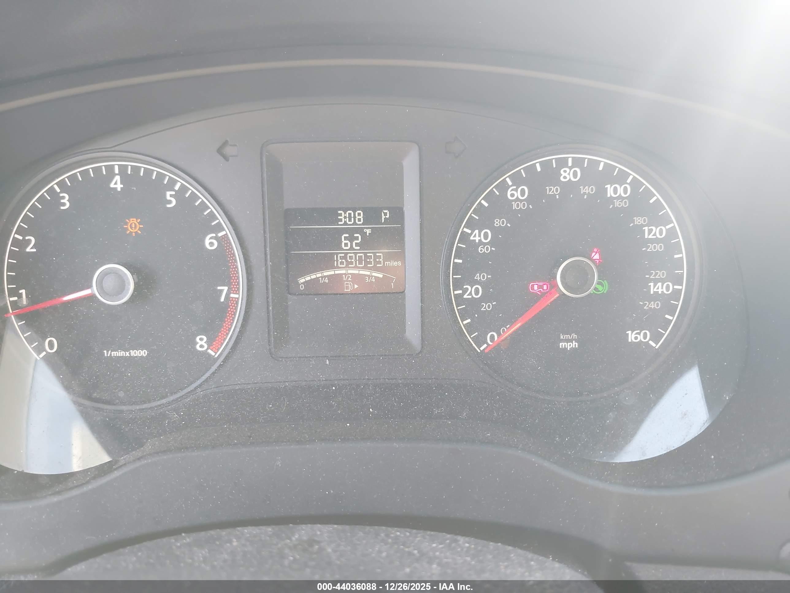 VOLKSWAGEN JETTA image 7