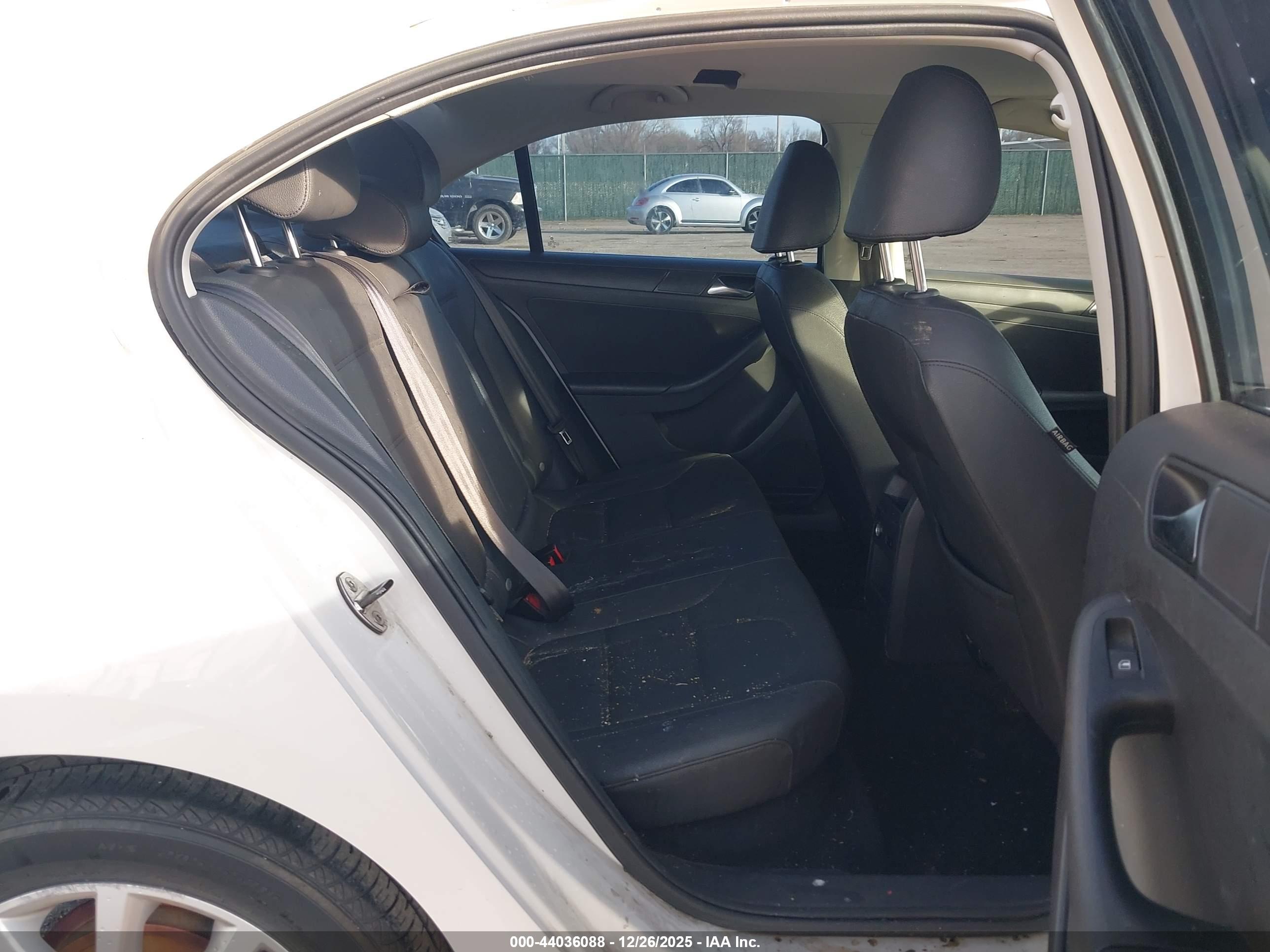 VOLKSWAGEN JETTA image 8