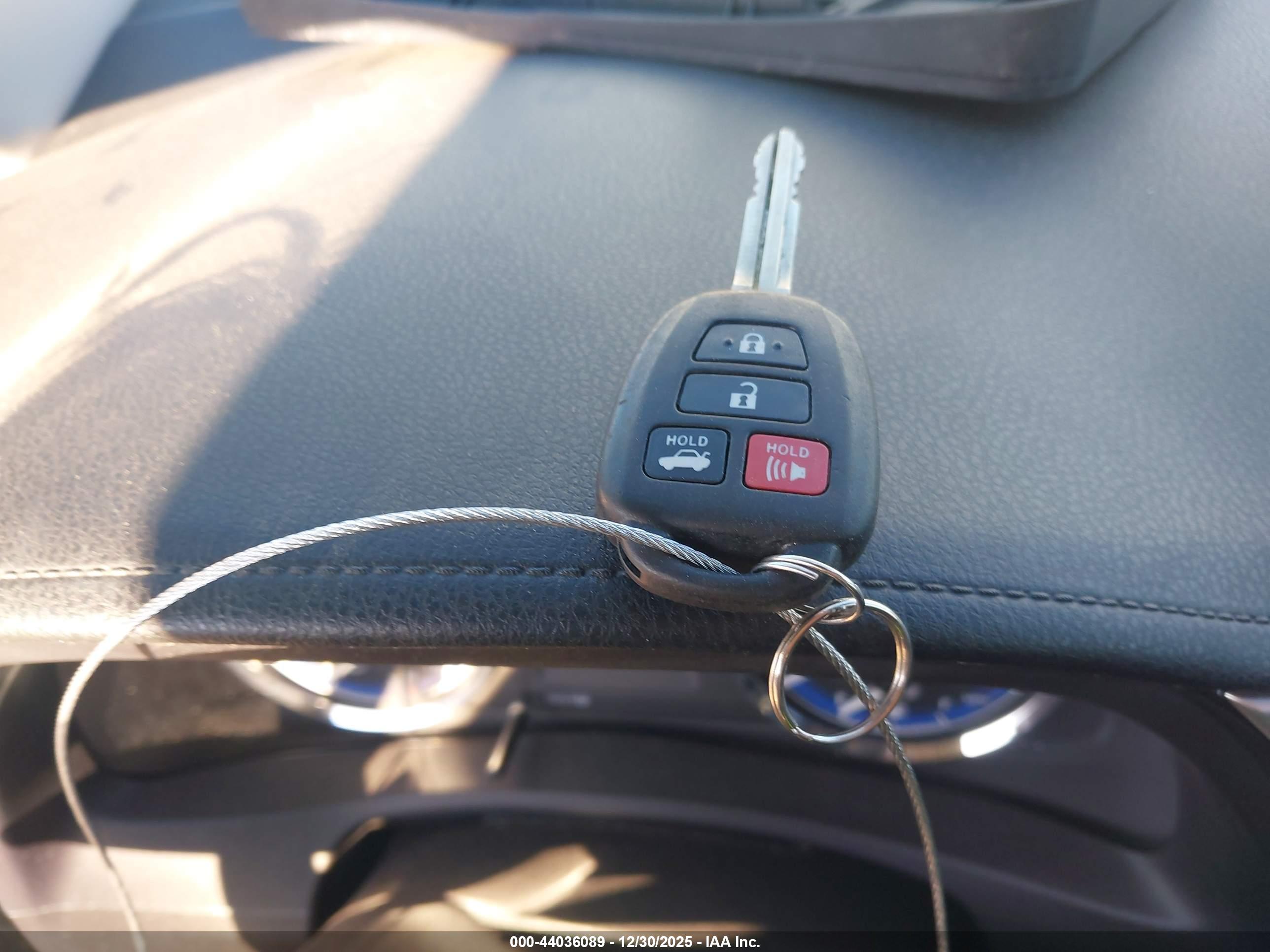 TOYOTA COROLLA image 11