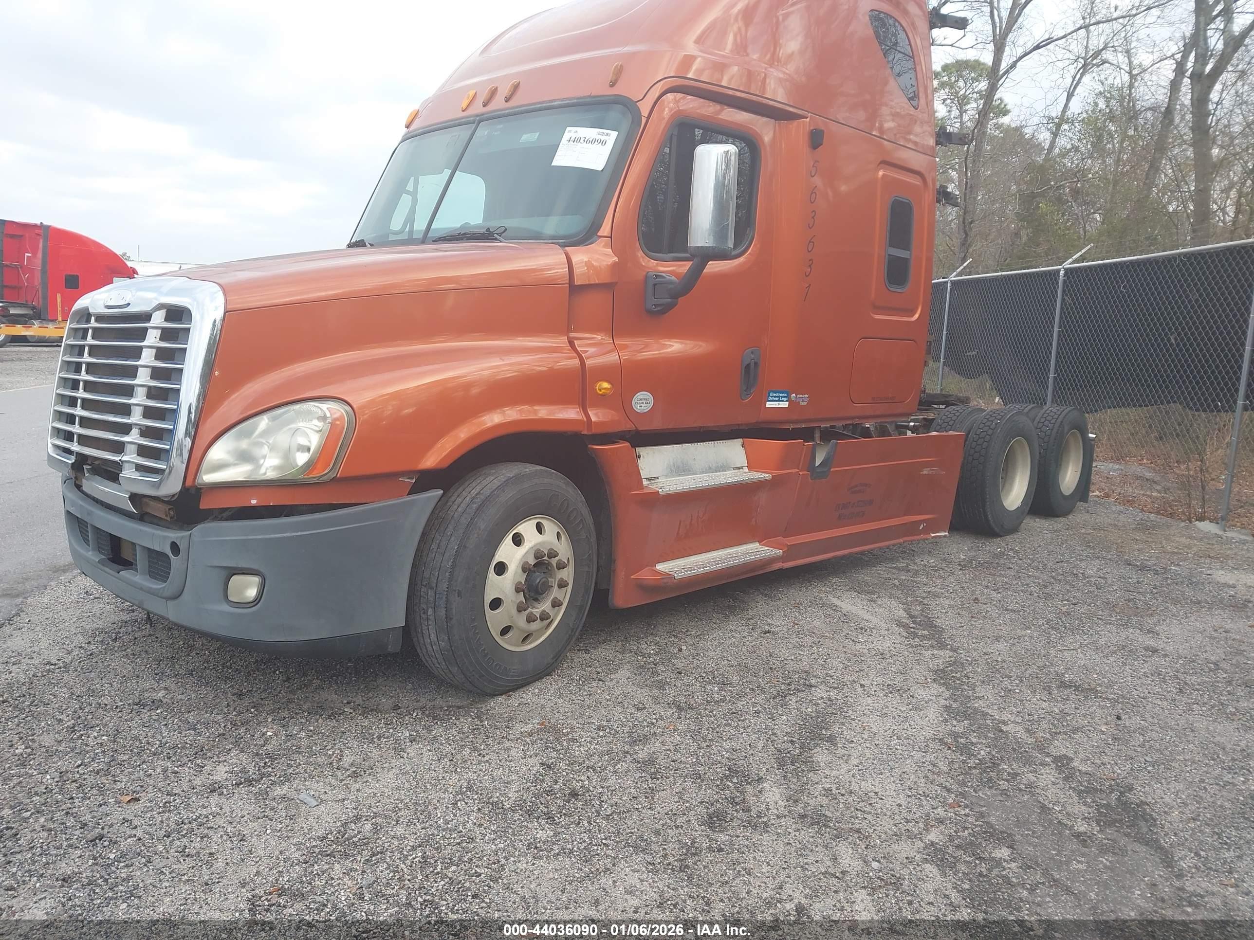 FREIGHTLINER CASCADIA image 2