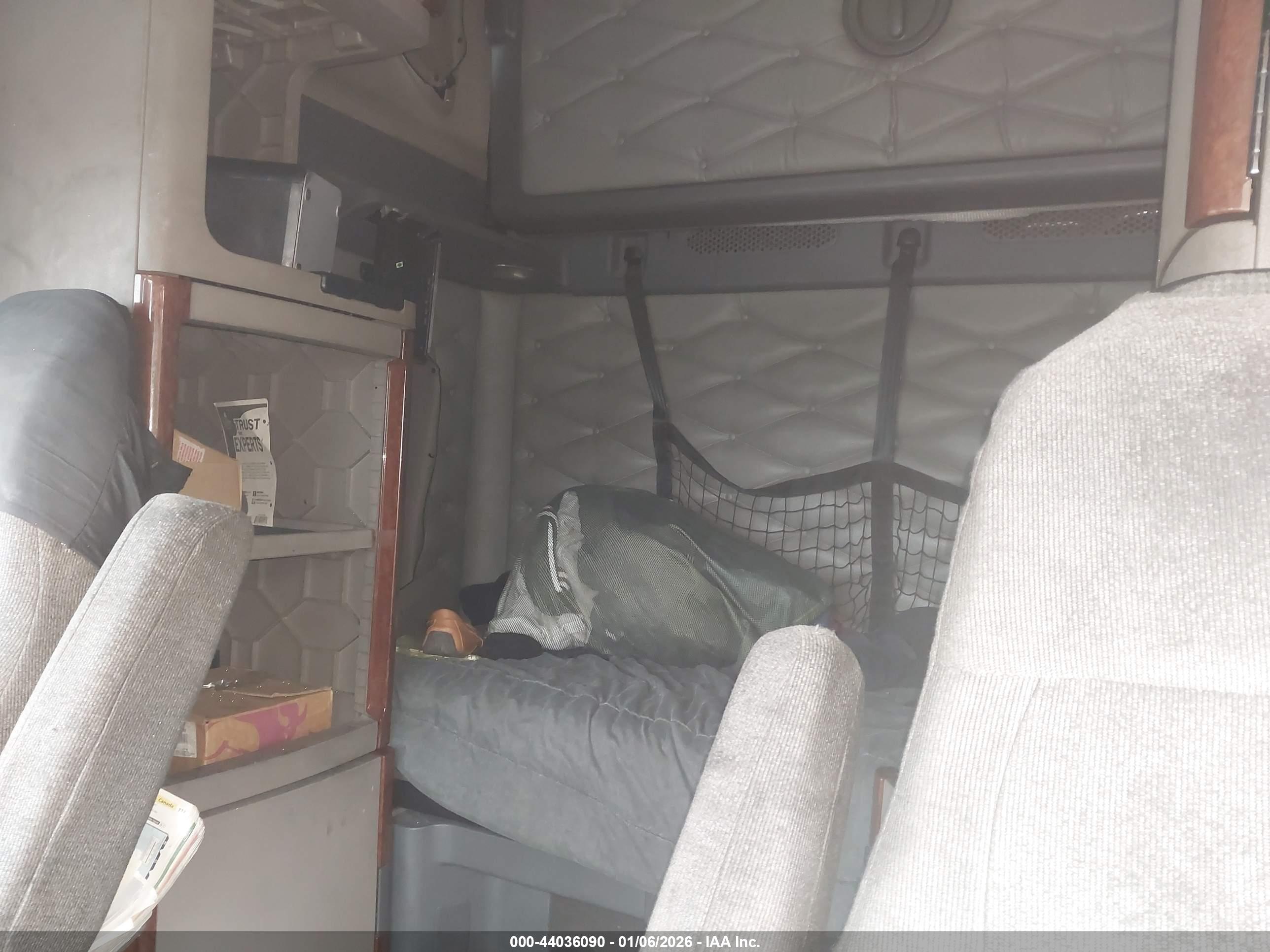 FREIGHTLINER CASCADIA image 8