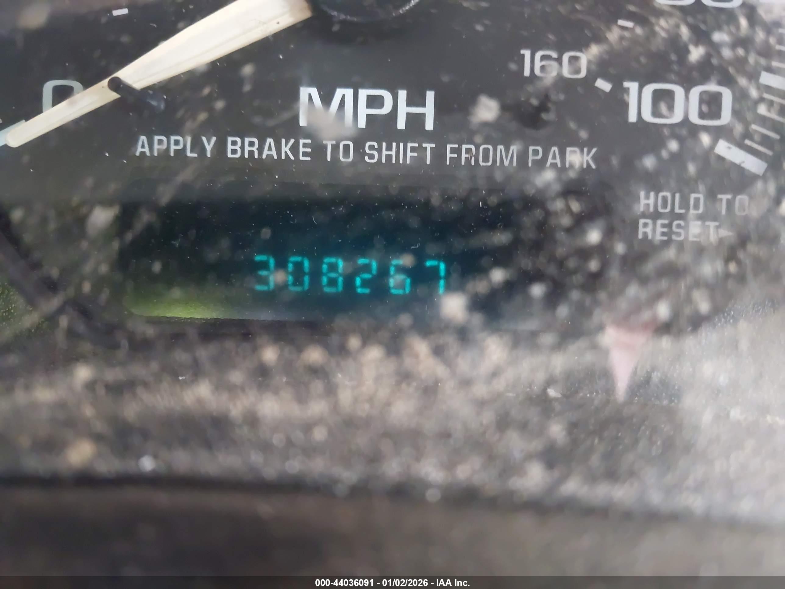 CHEVROLET TAHOE image 7