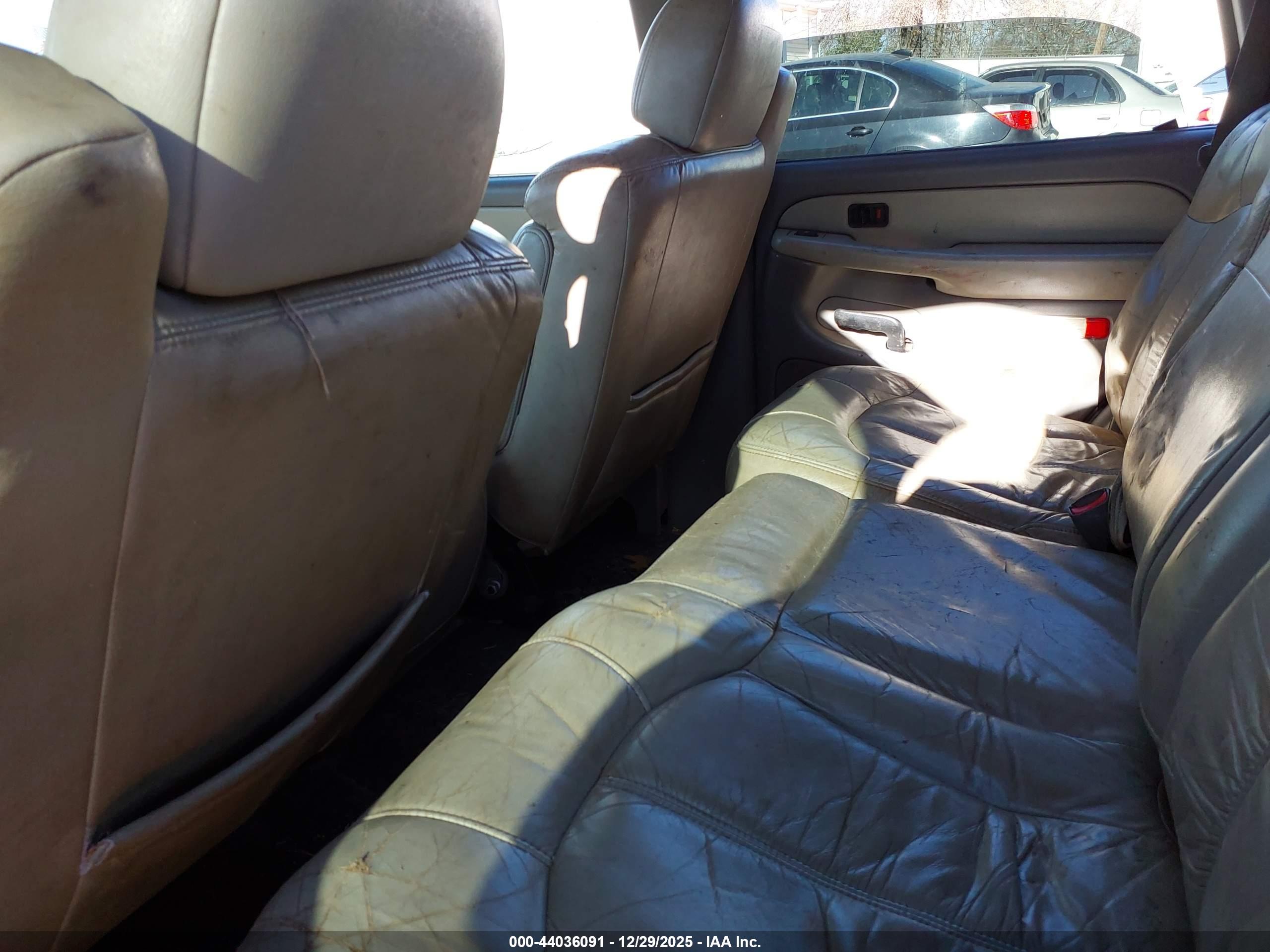 CHEVROLET TAHOE image 8
