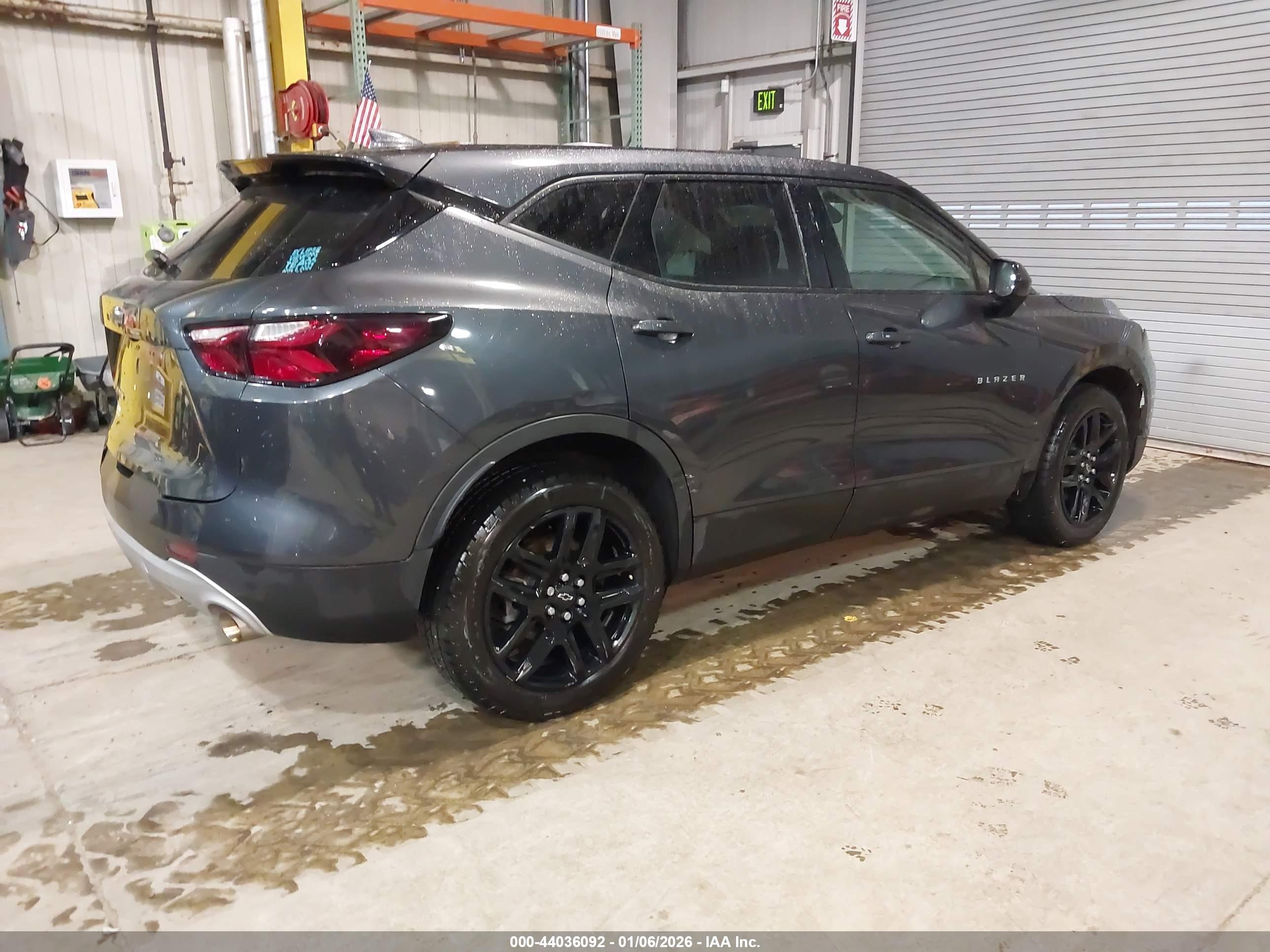 CHEVROLET BLAZER image 4