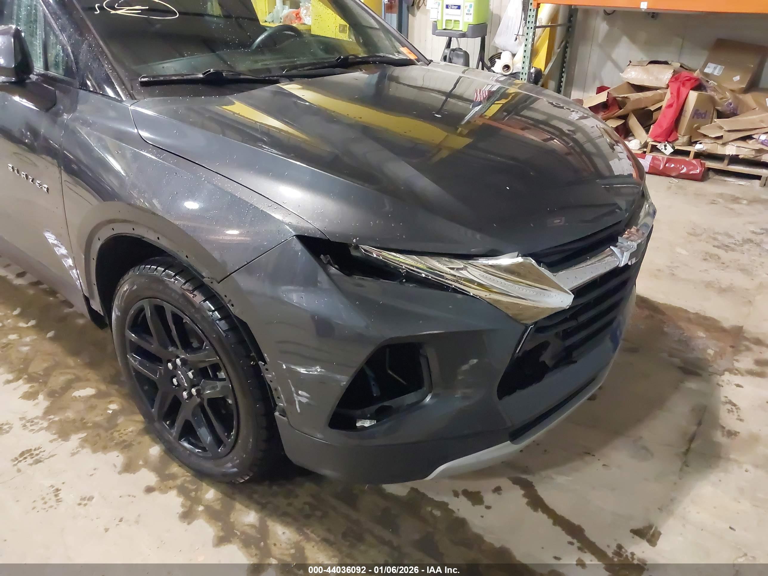 CHEVROLET BLAZER image 6