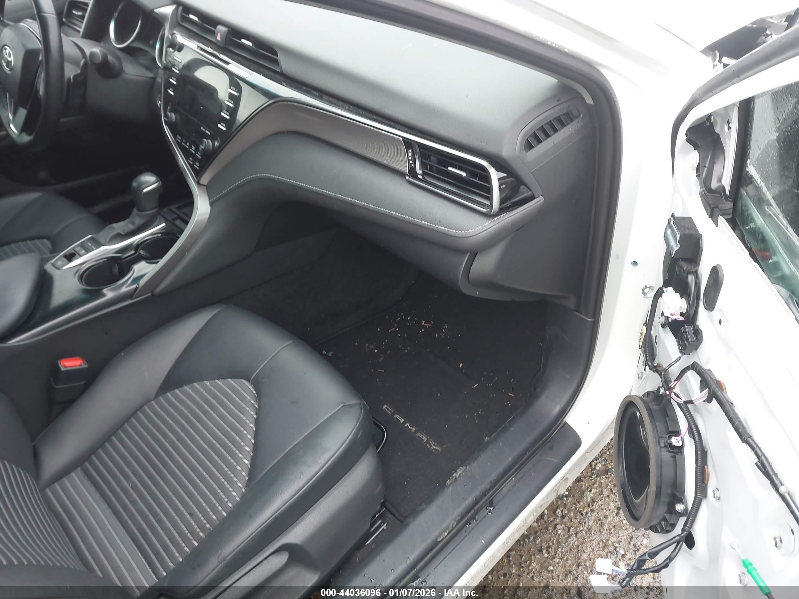 TOYOTA CAMRY image 5