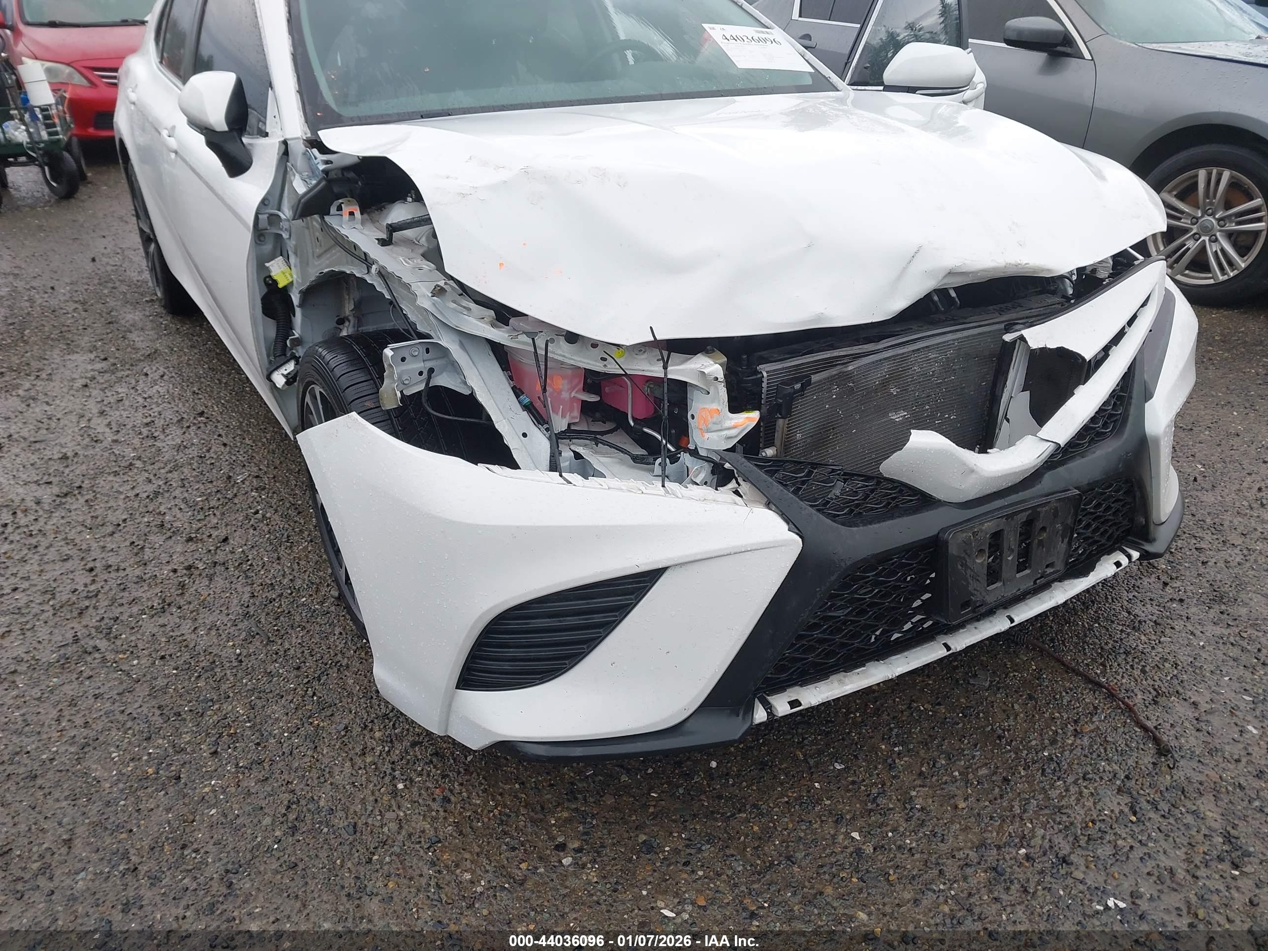 TOYOTA CAMRY image 6