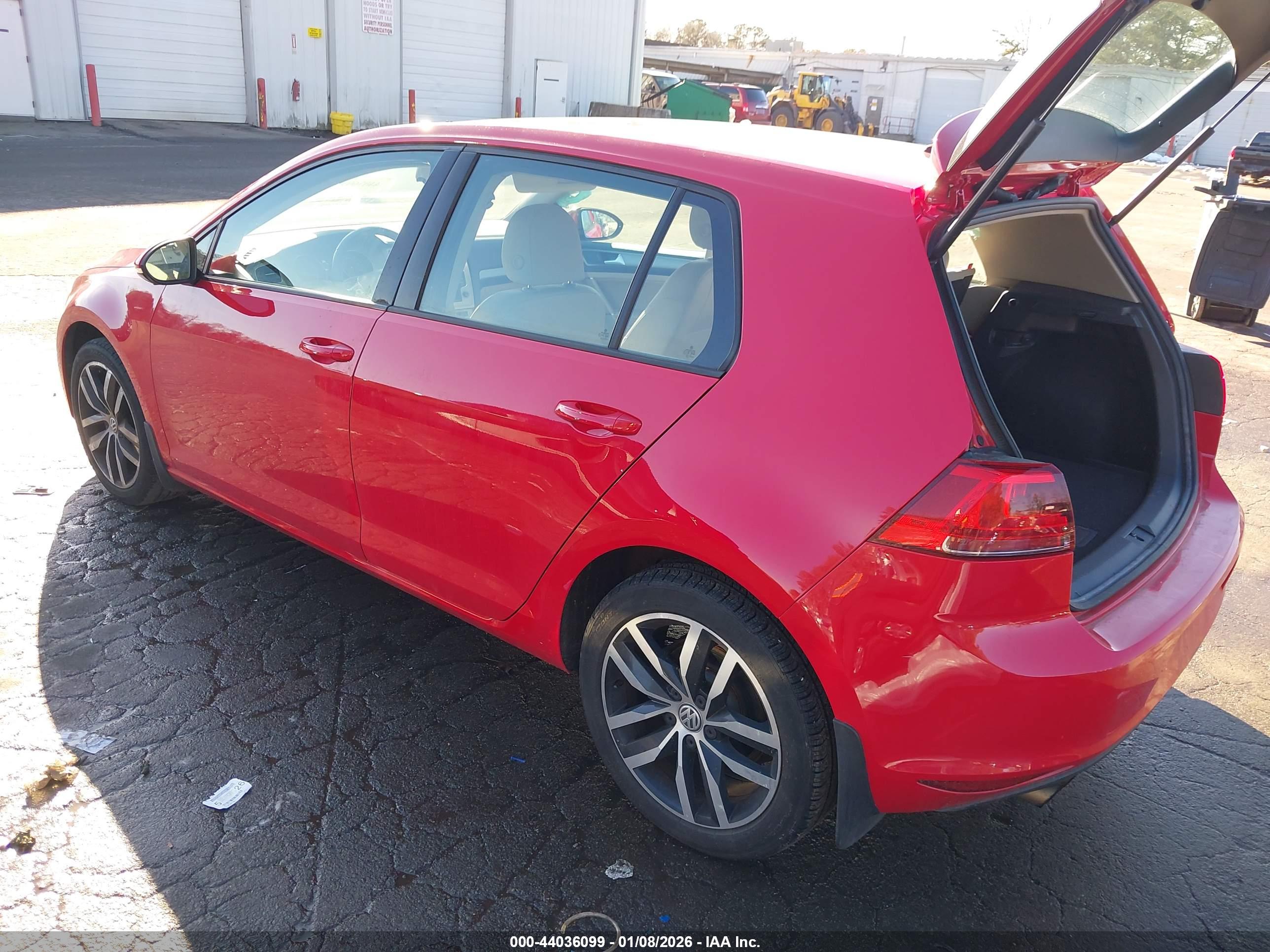 VOLKSWAGEN GOLF image 3