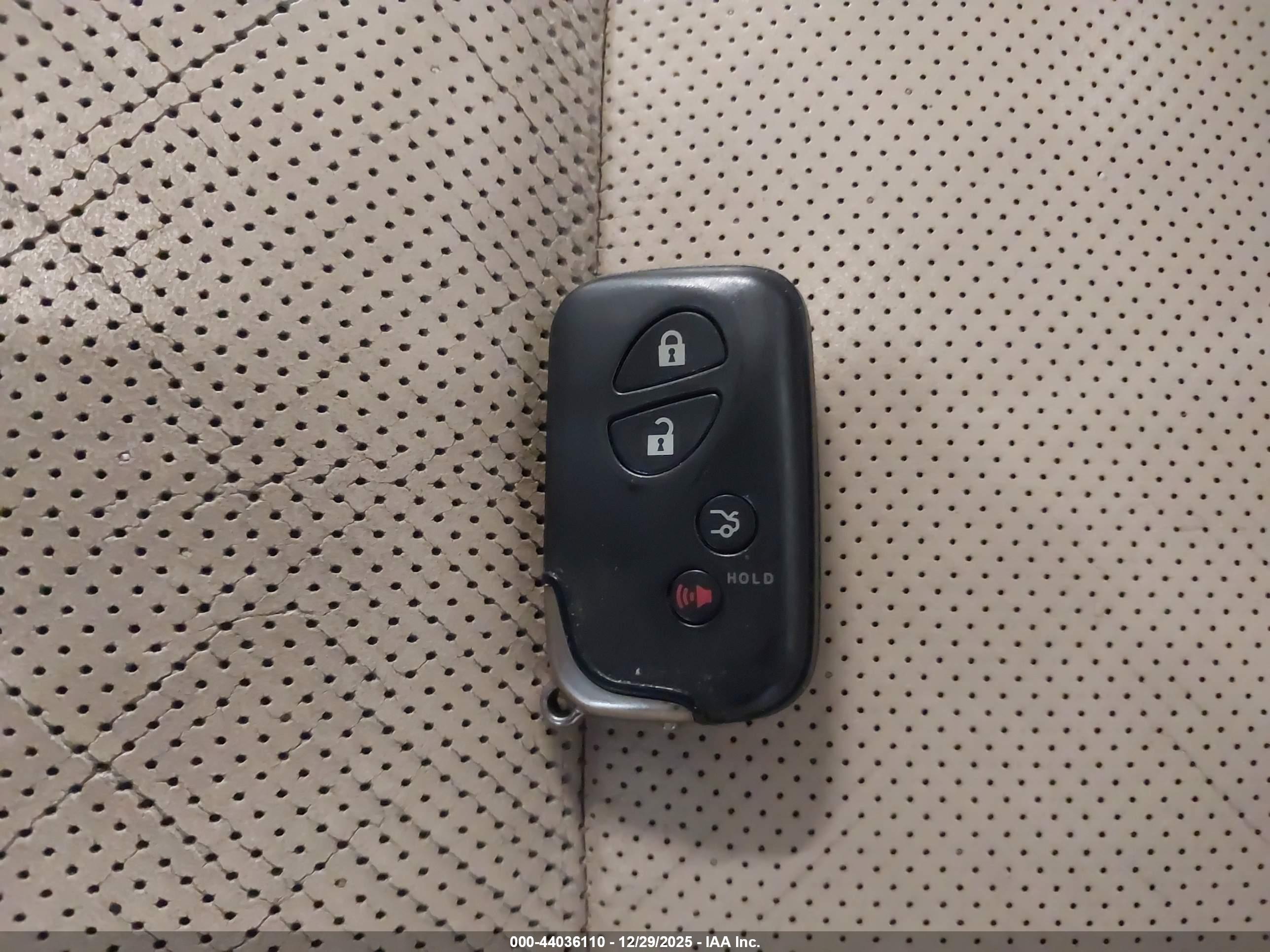LEXUS ES image 11