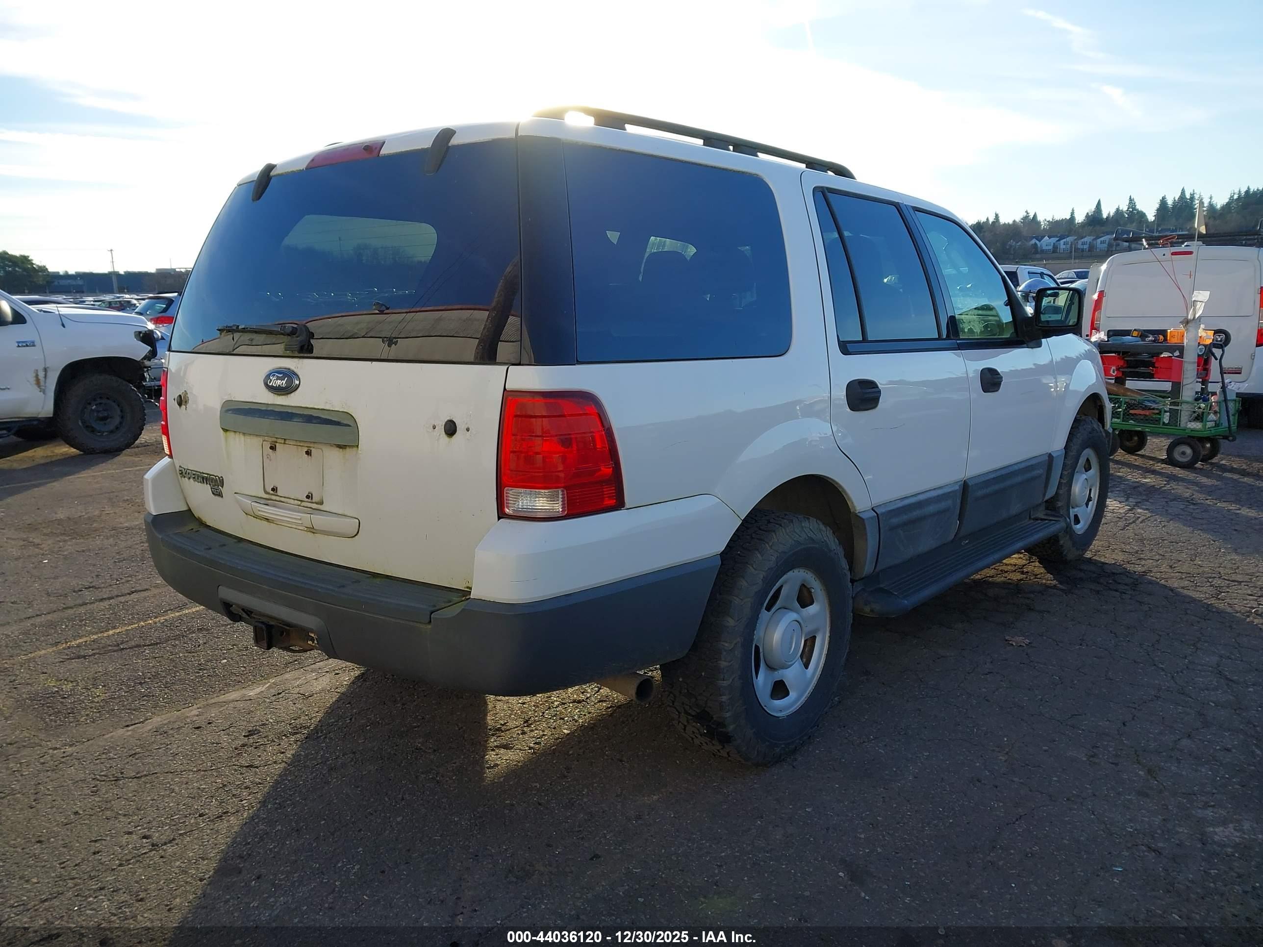 FORD EXPEDITION image 4