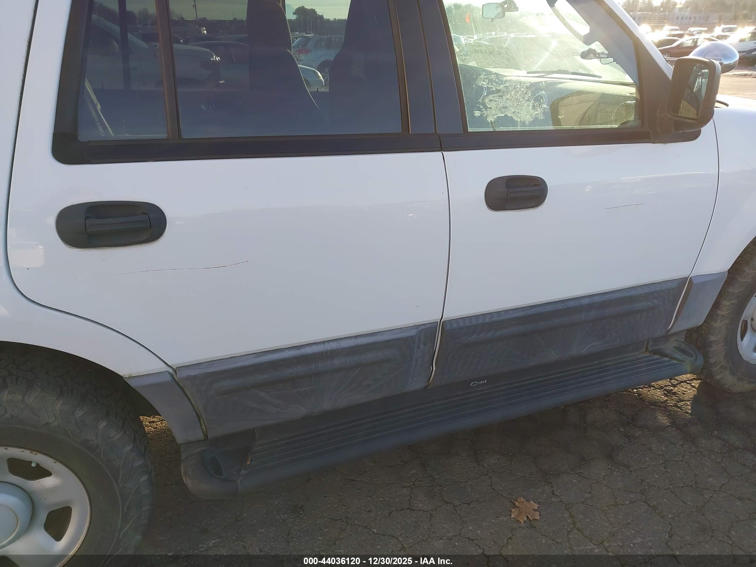 FORD EXPEDITION image 6