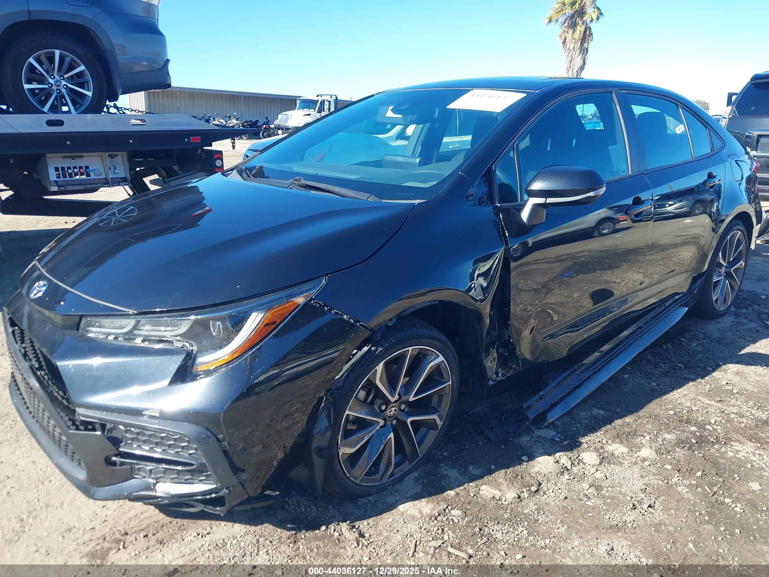TOYOTA COROLLA image 2