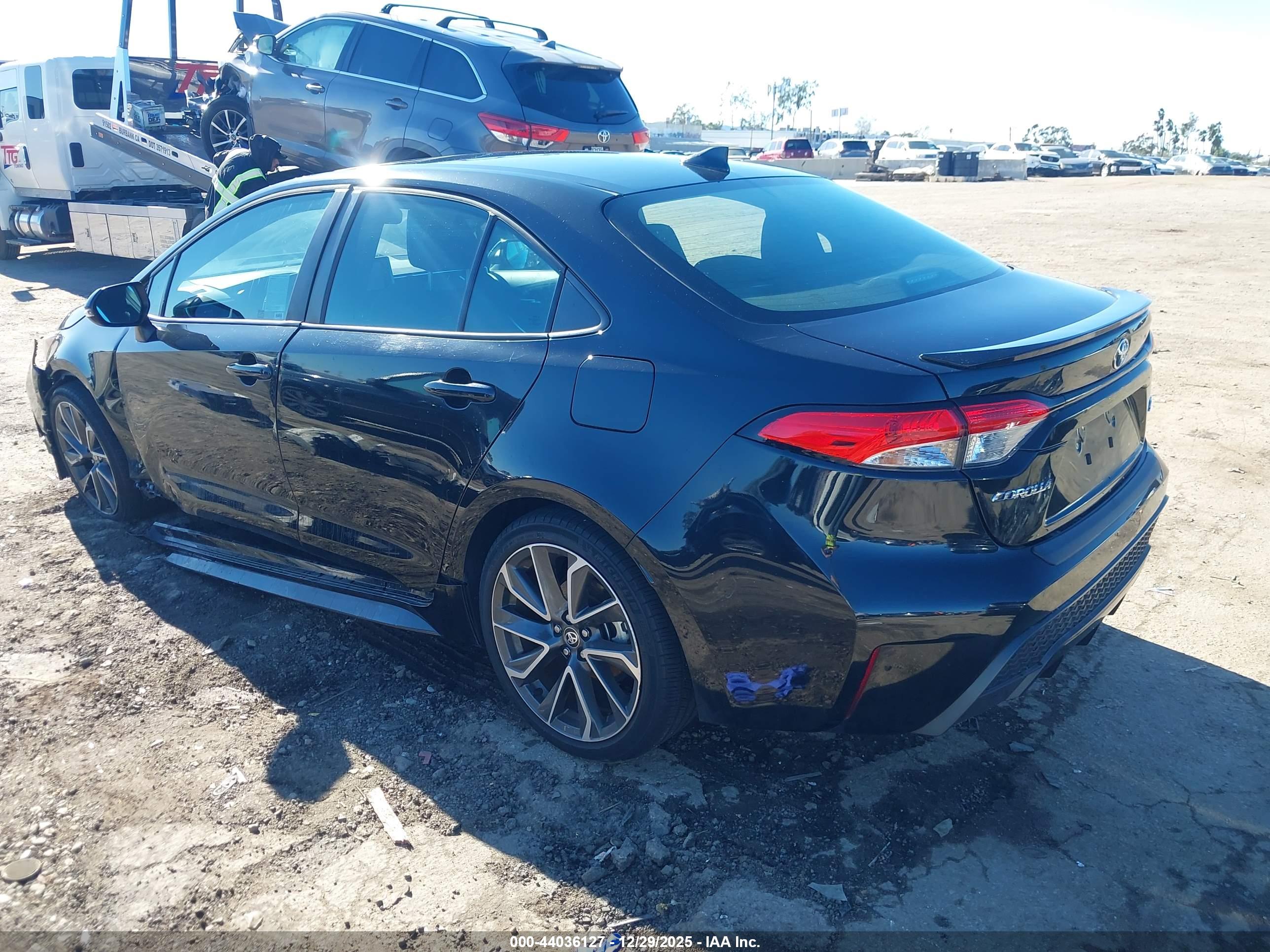 TOYOTA COROLLA image 3