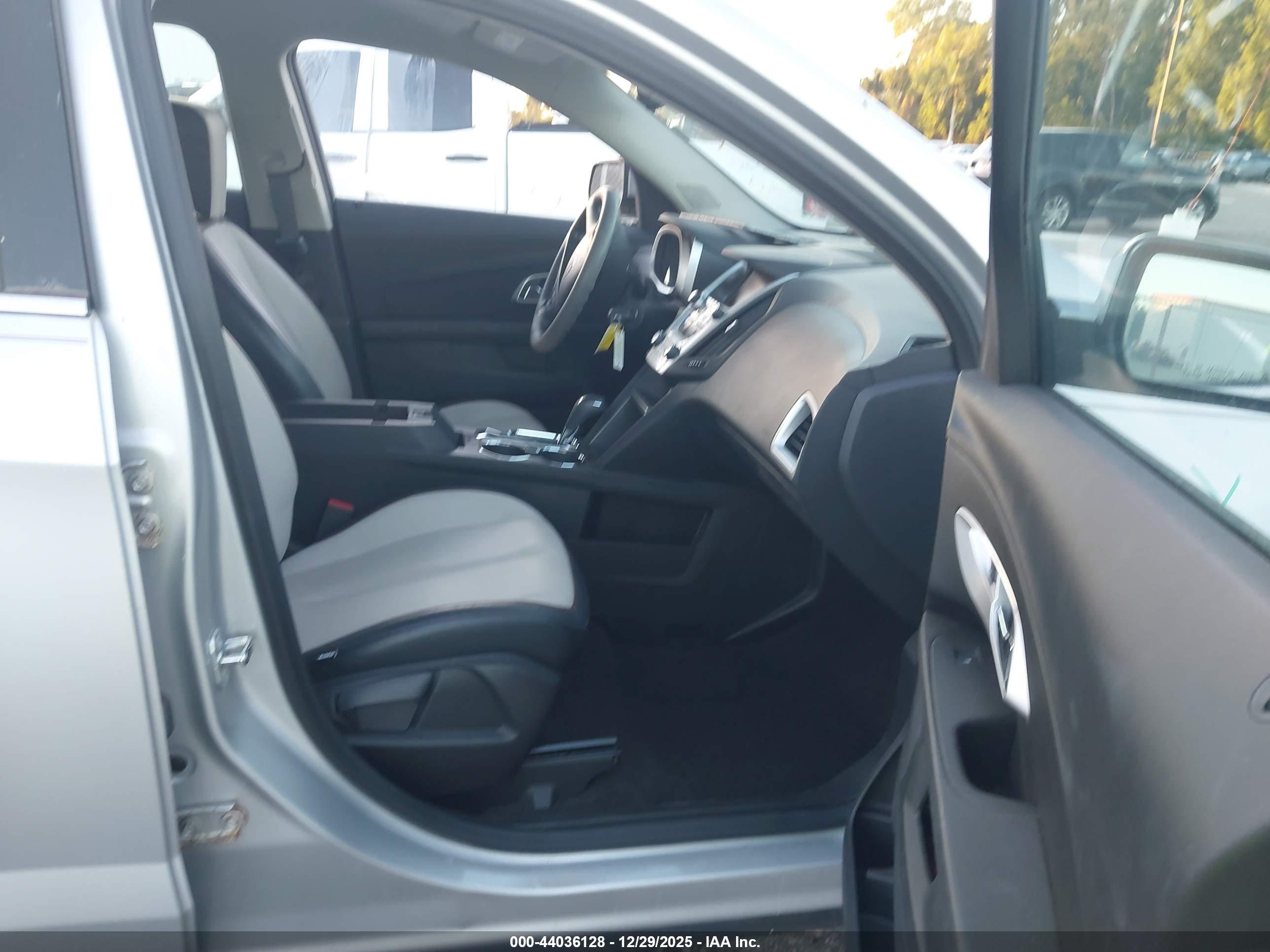 CHEVROLET EQUINOX image 5