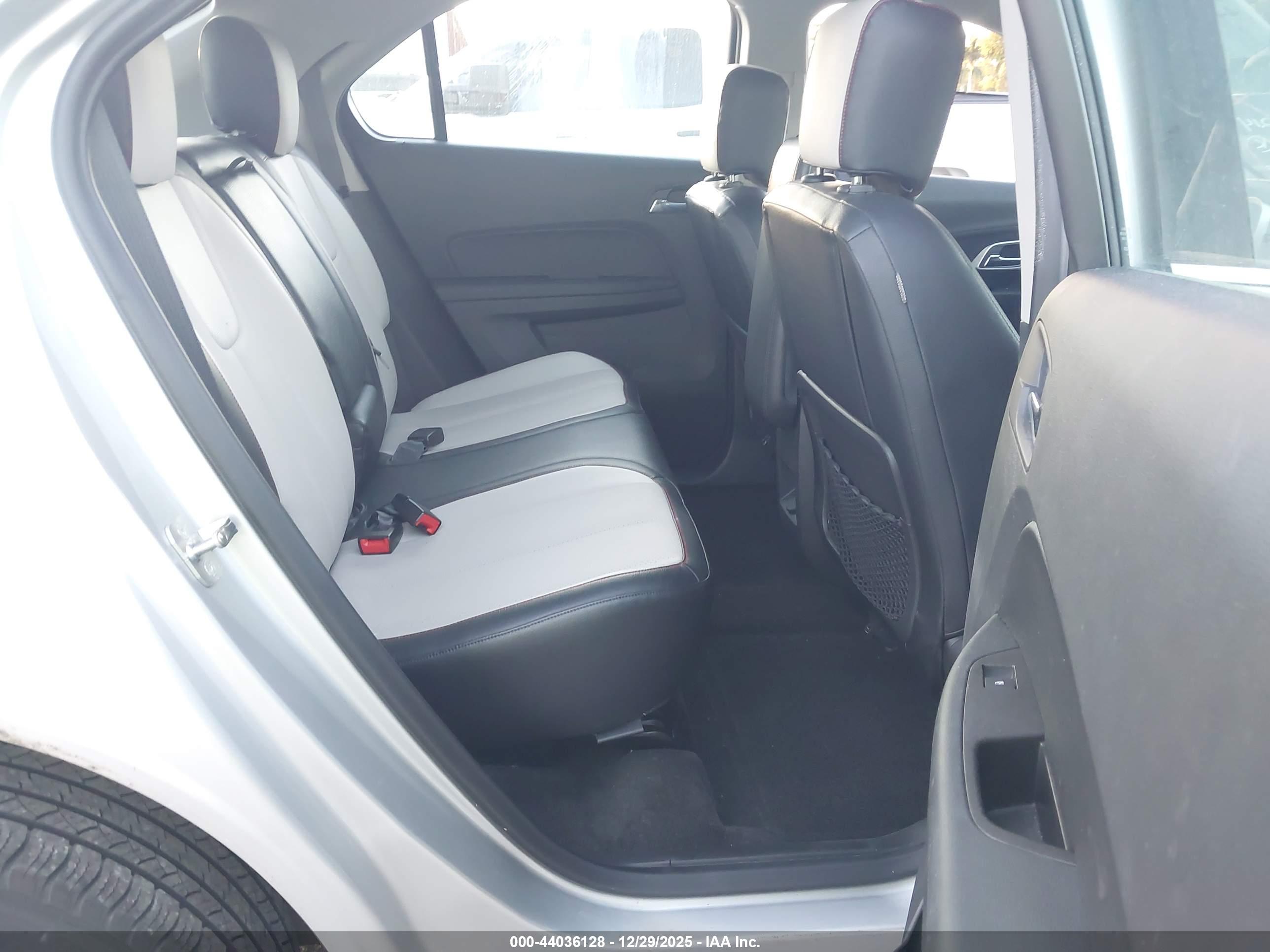 CHEVROLET EQUINOX image 8