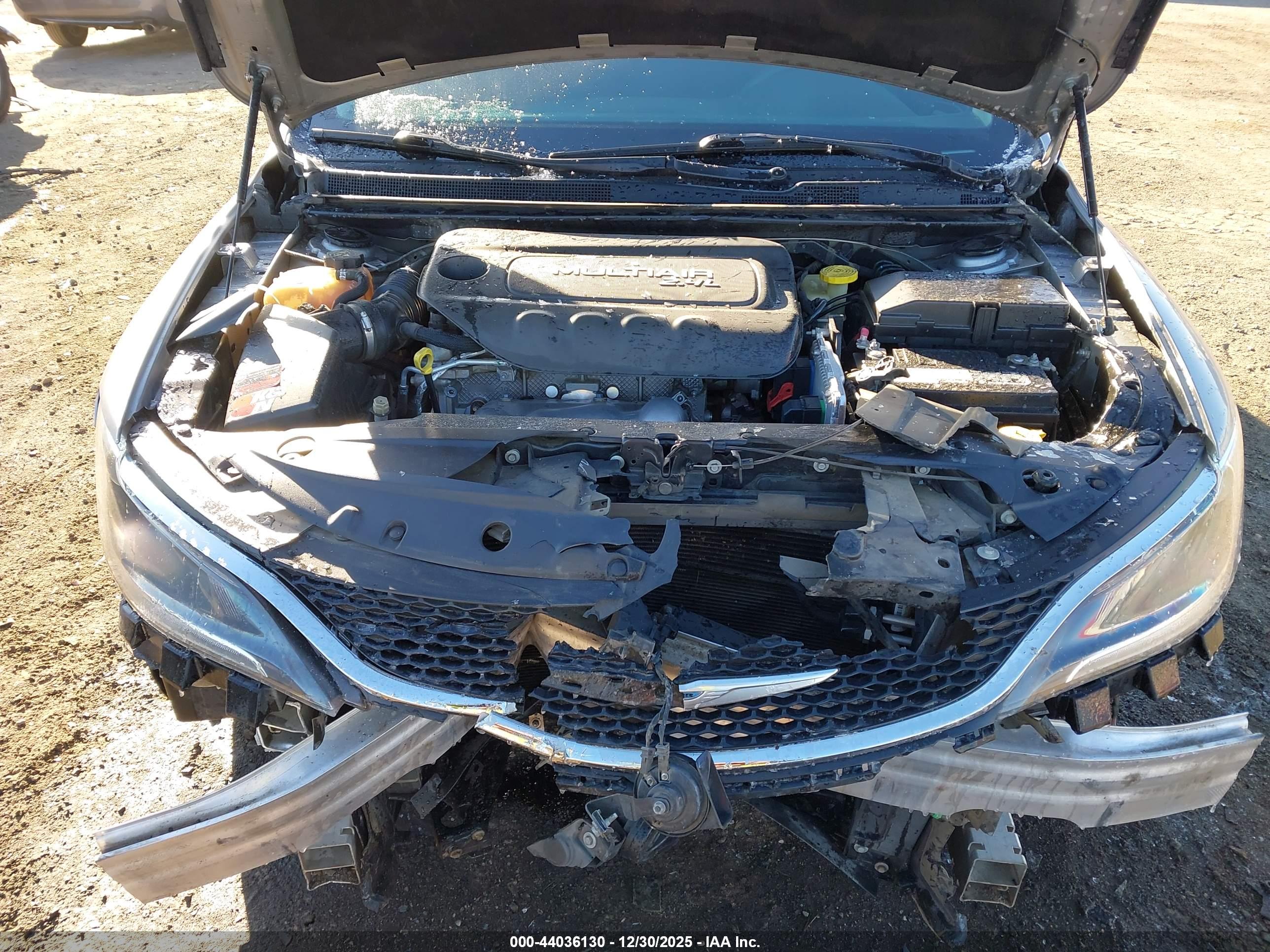 CHRYSLER 200 image 10