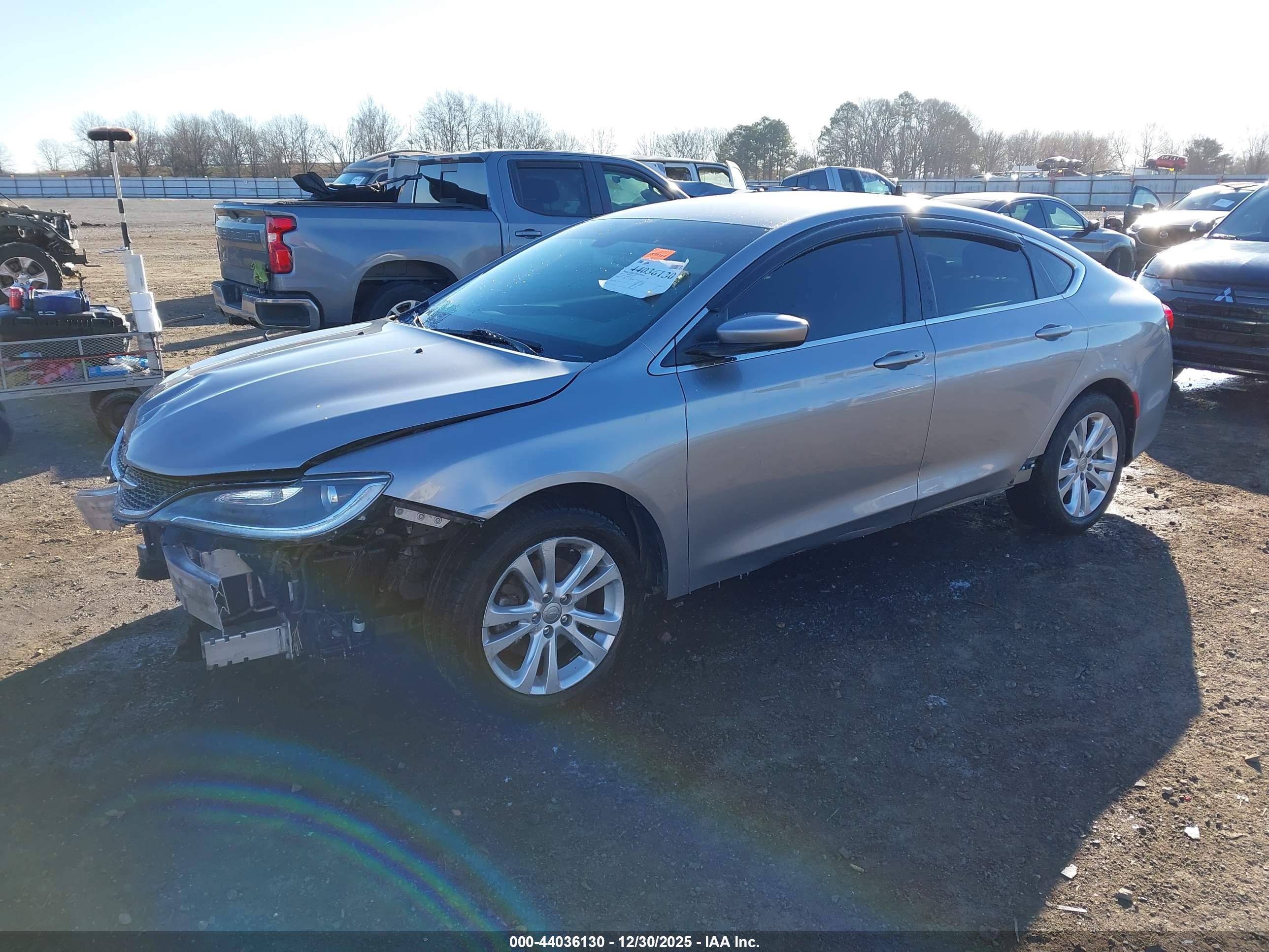CHRYSLER 200 image 2