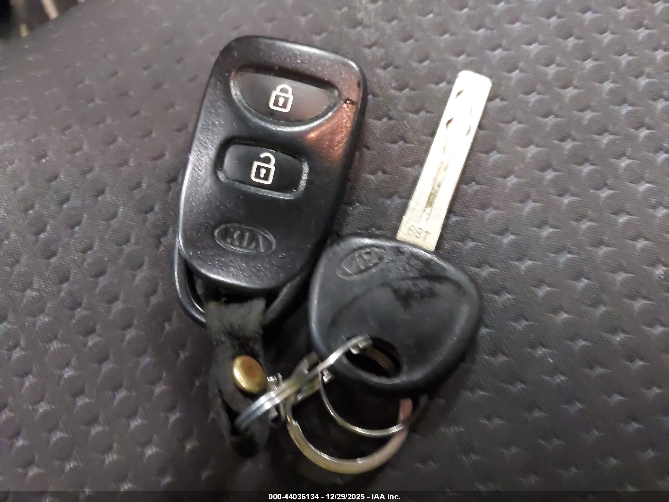 KIA SORENTO image 11