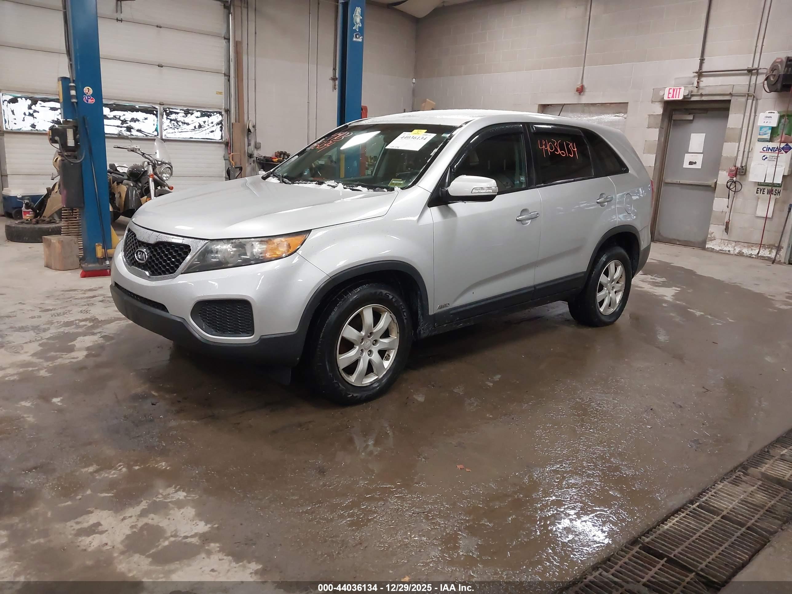 KIA SORENTO image 2