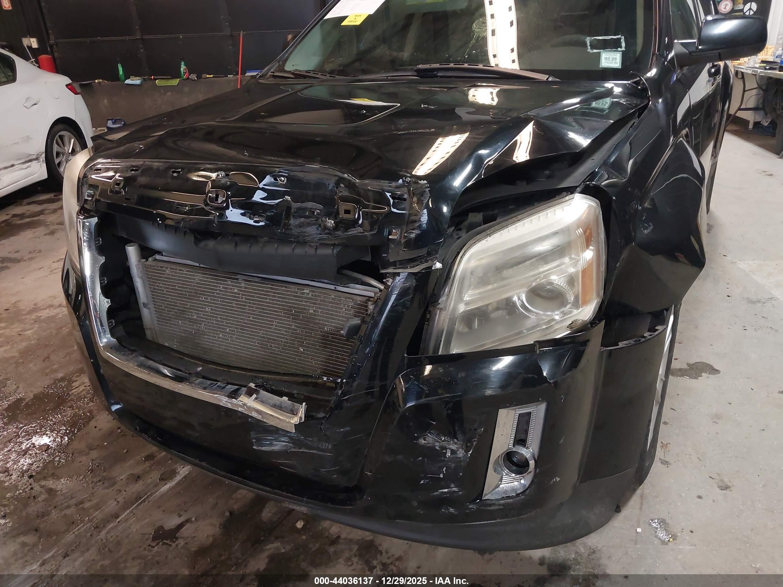 GMC TERRAIN image 6