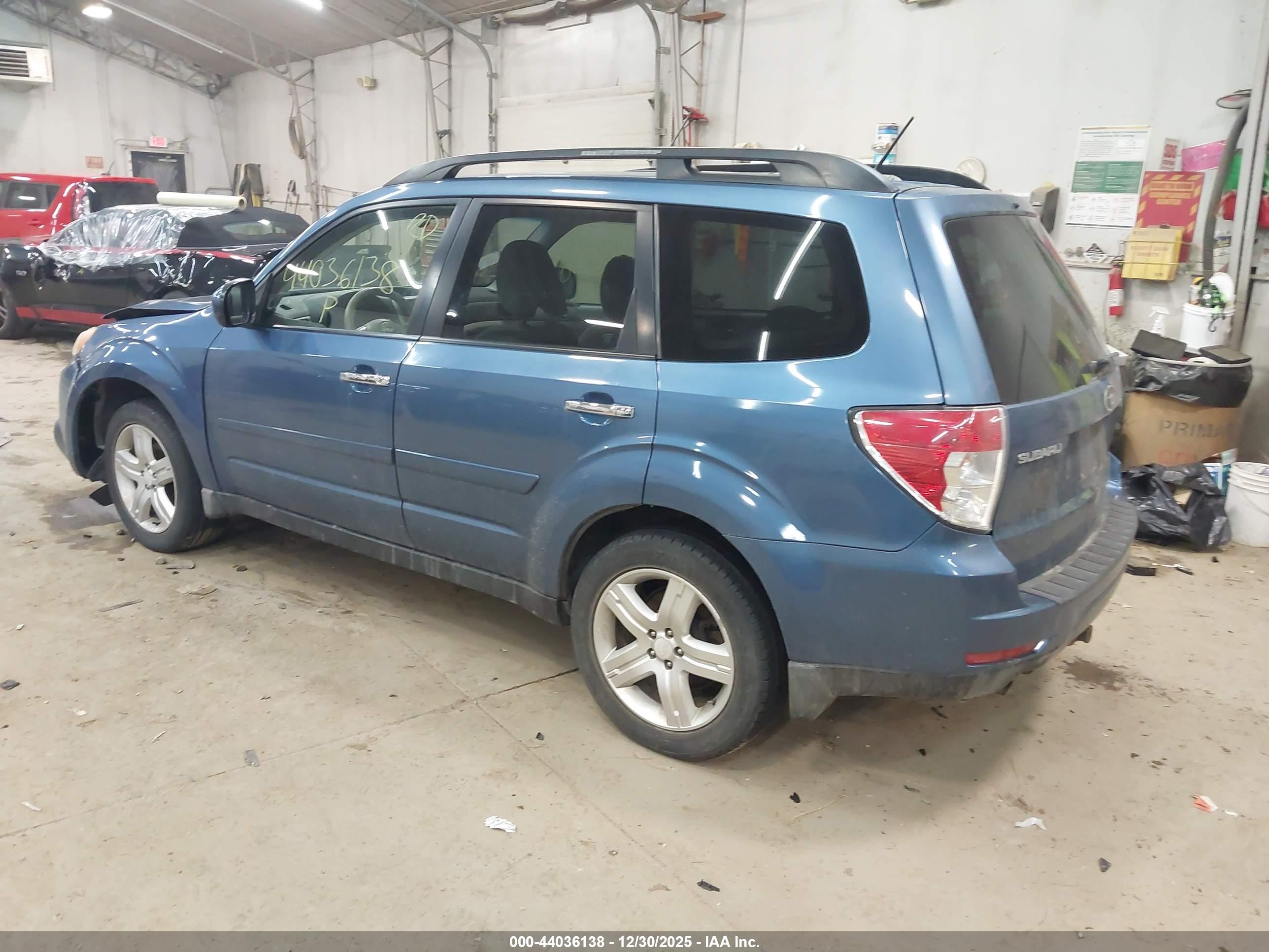 SUBARU FORESTER image 3