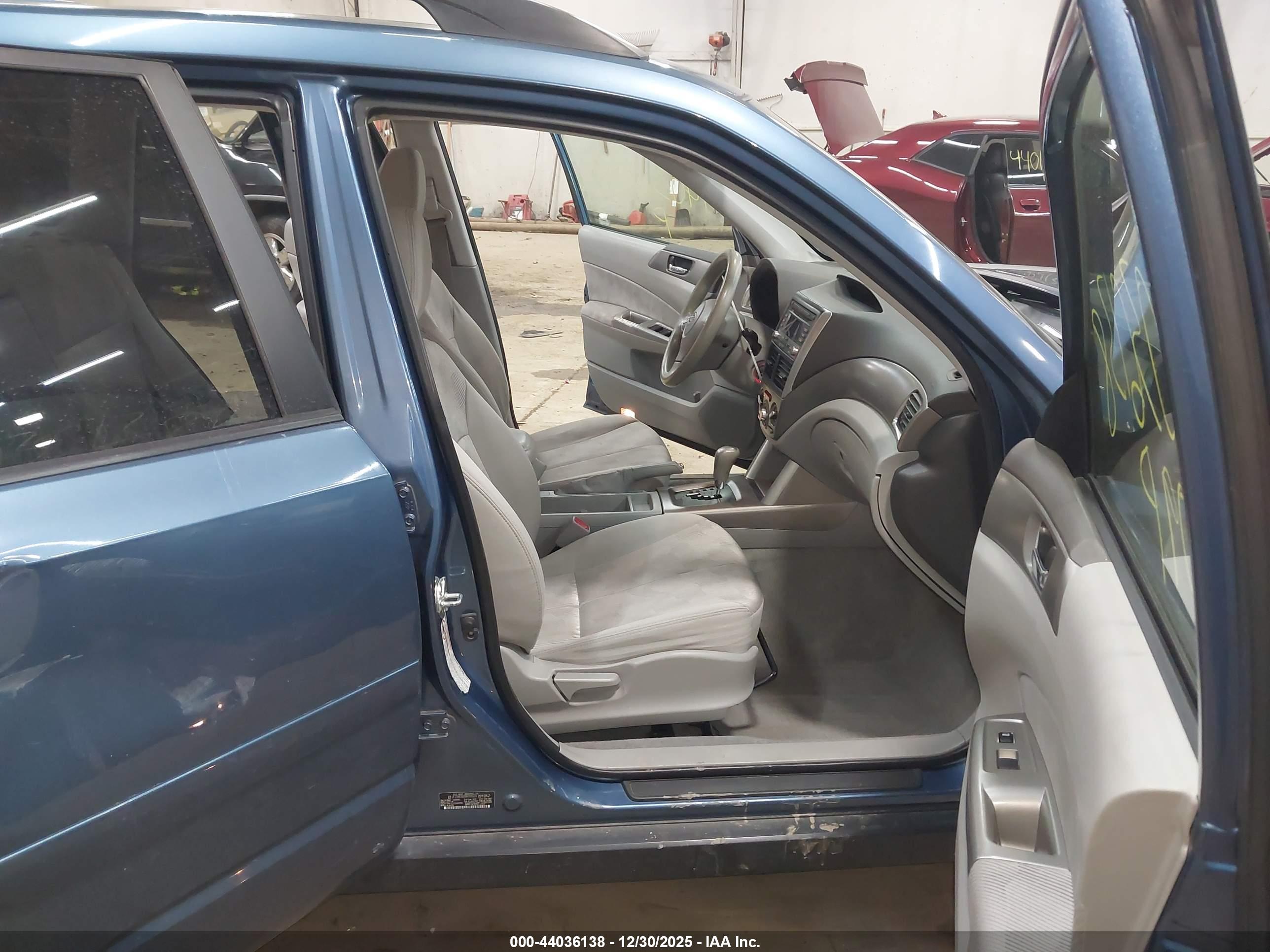 SUBARU FORESTER image 5