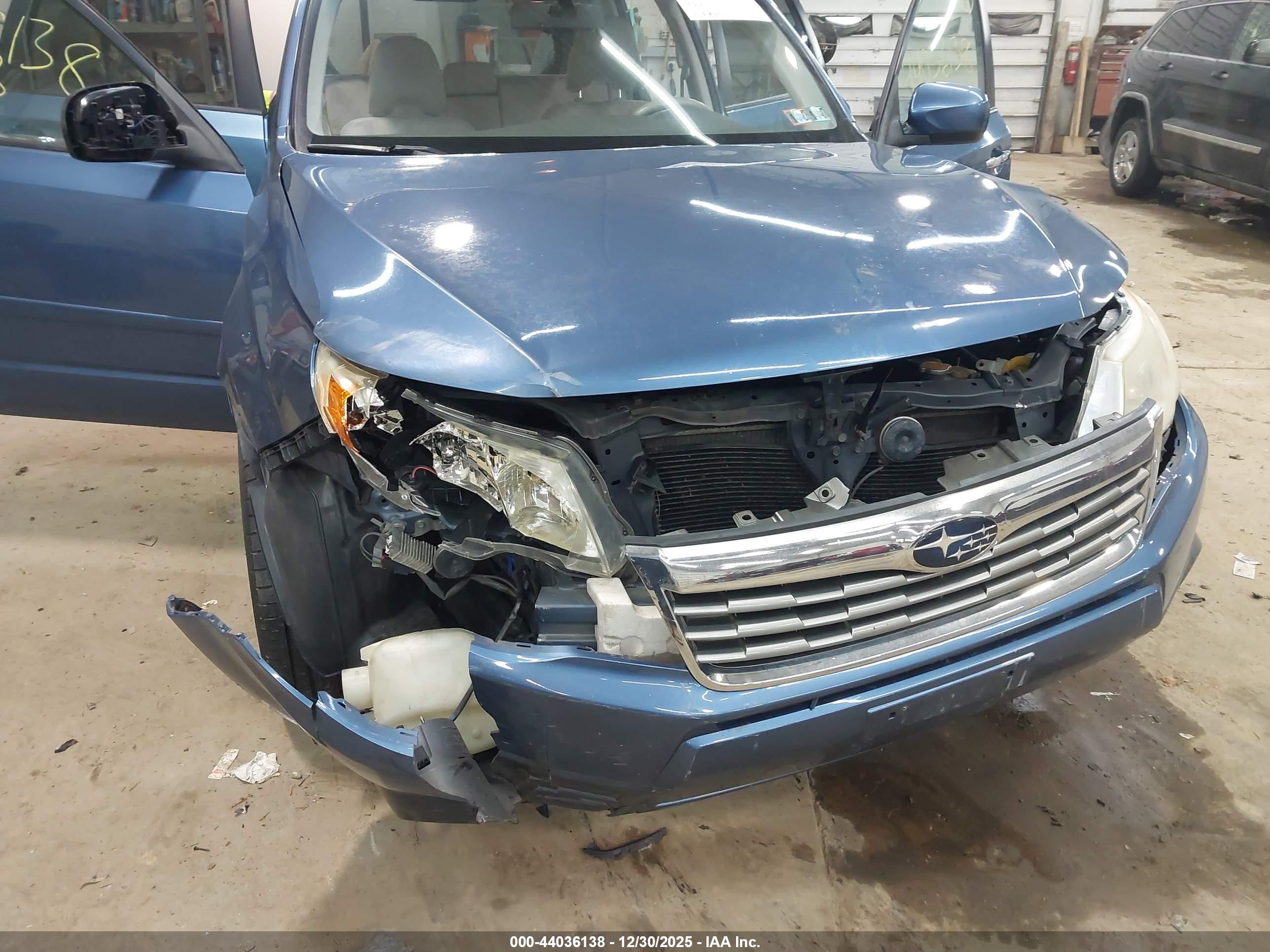 SUBARU FORESTER image 6