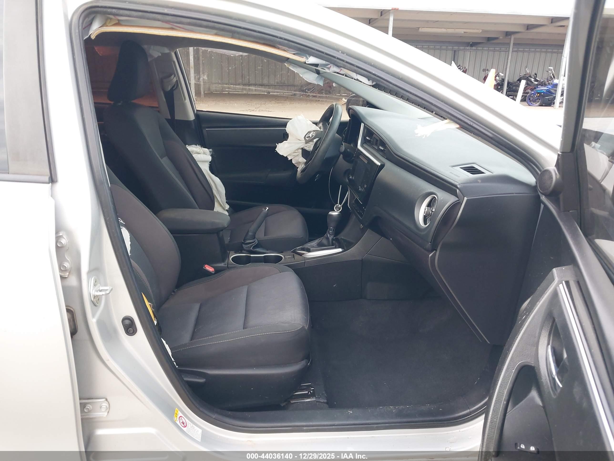 TOYOTA COROLLA image 5