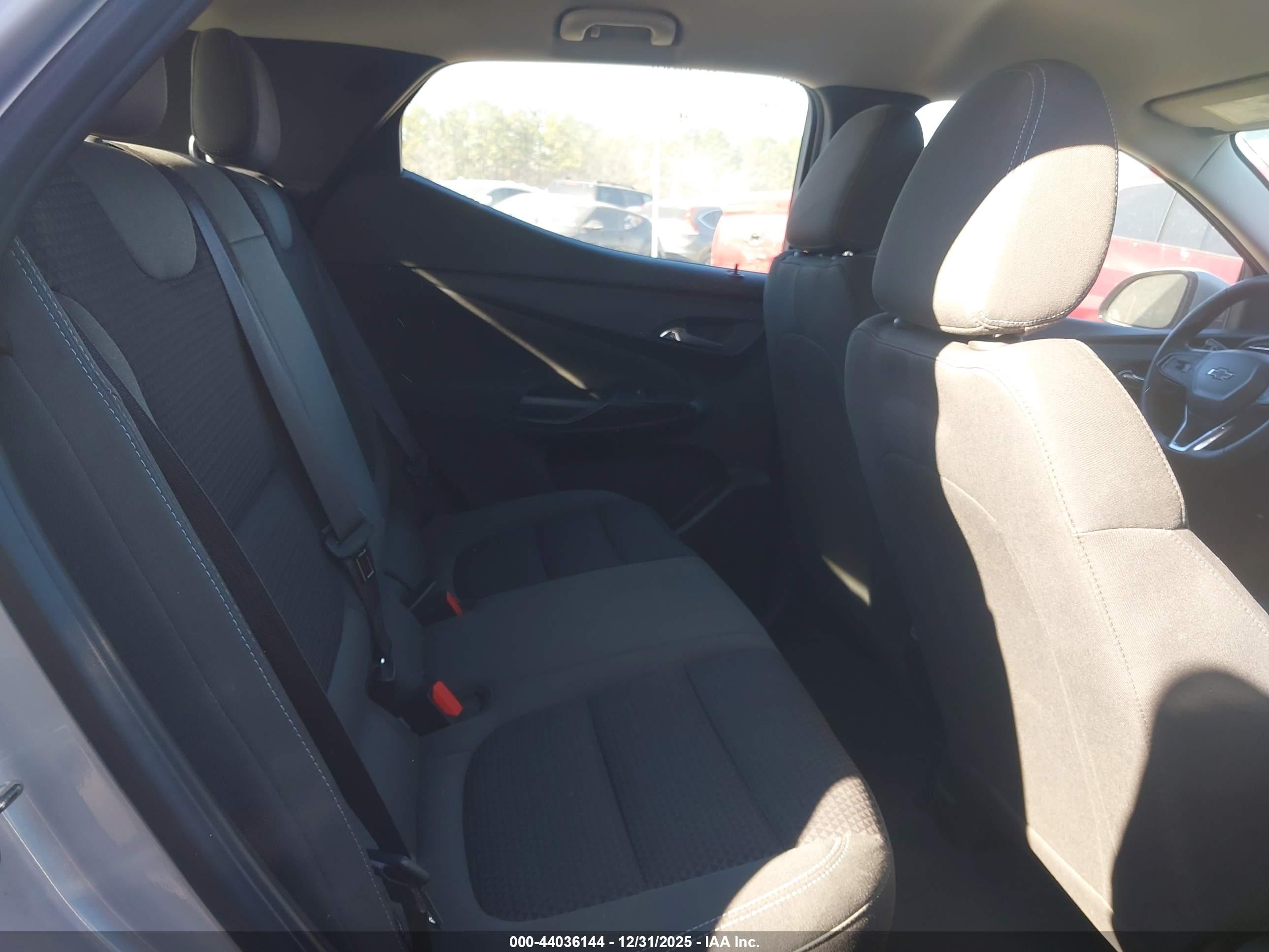 CHEVROLET BOLT image 8