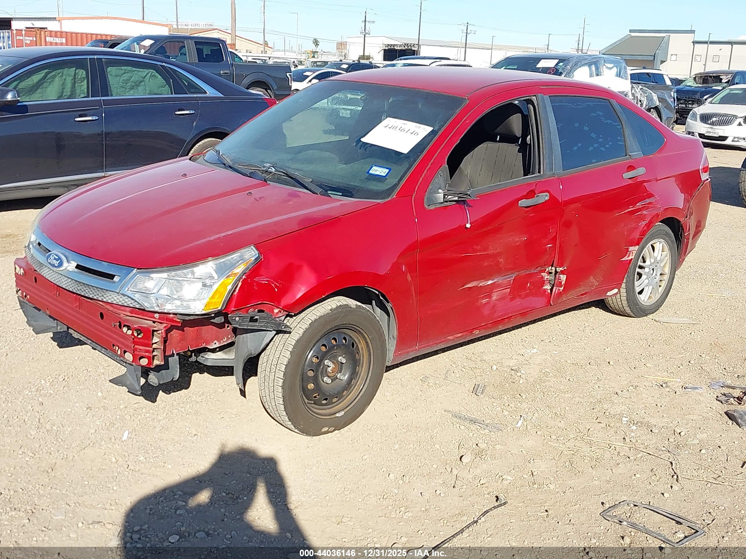 FORD FOCUS image 2