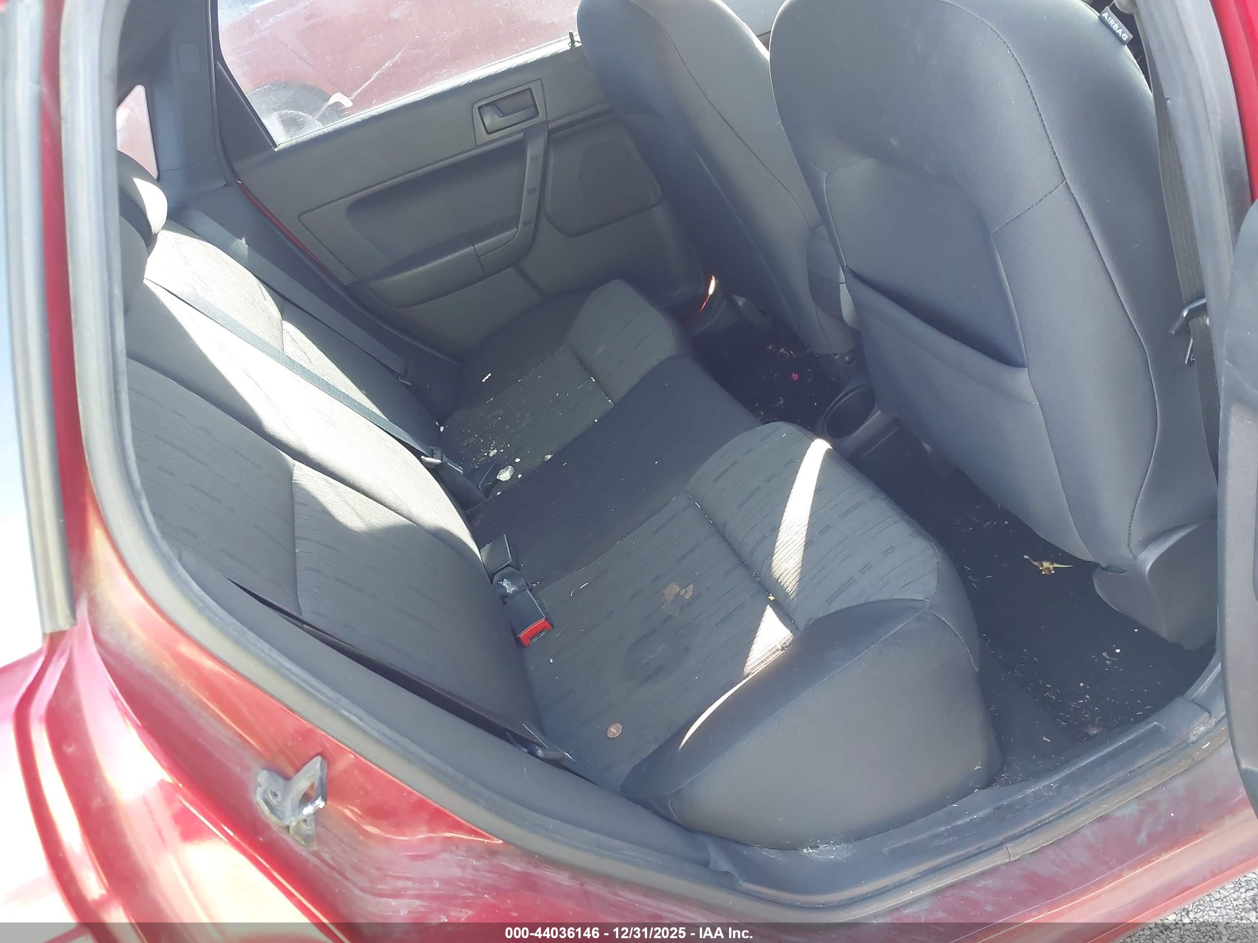 FORD FOCUS image 8