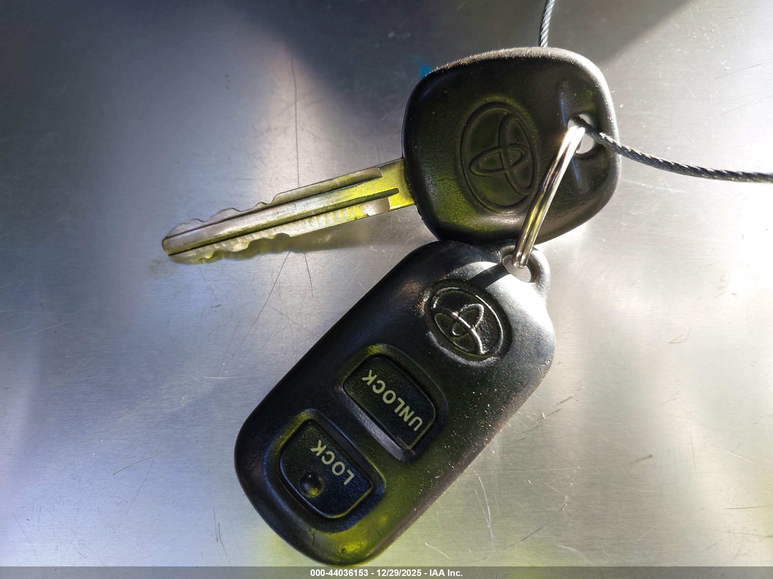 TOYOTA COROLLA image 11
