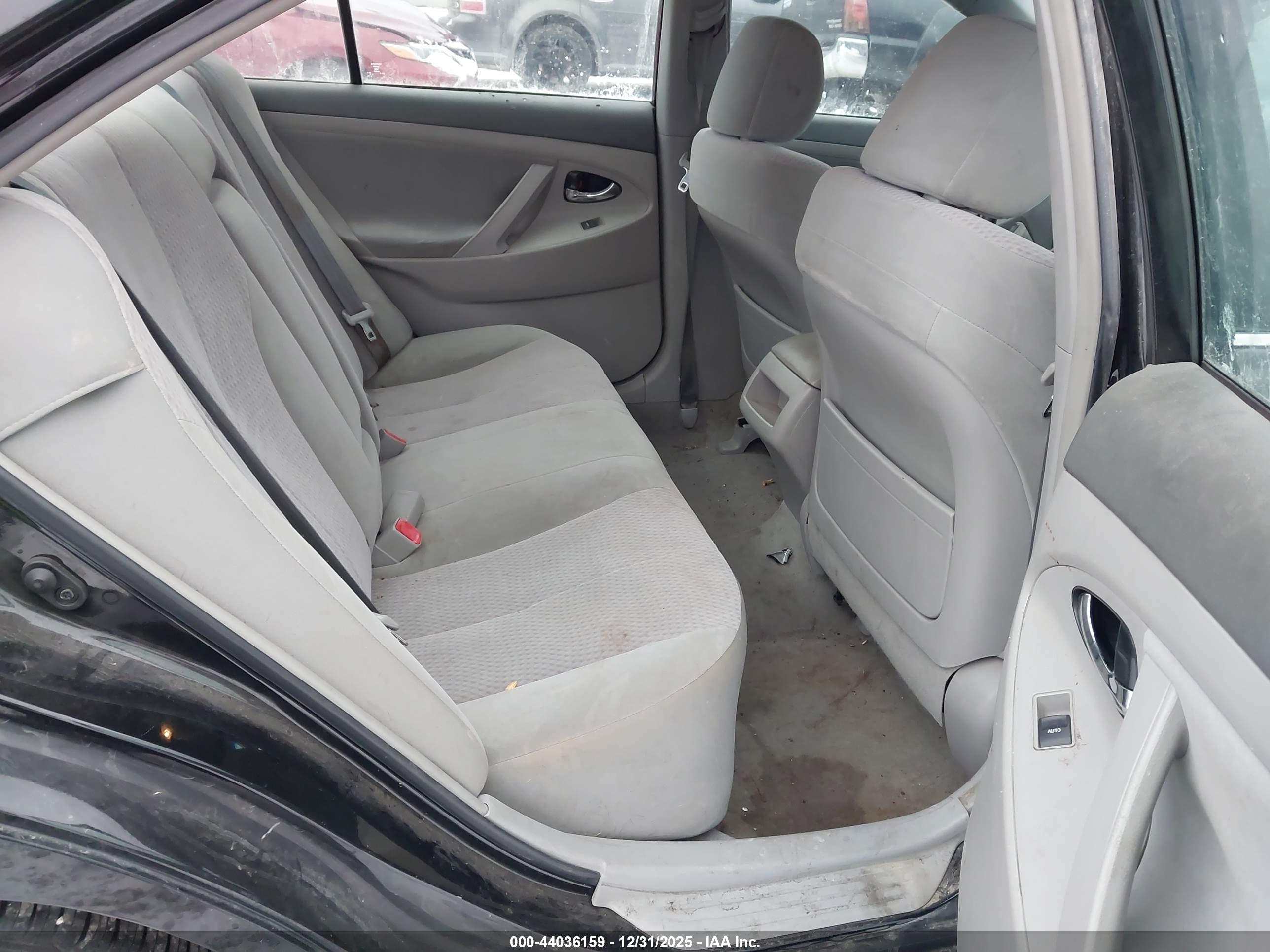 TOYOTA CAMRY image 8