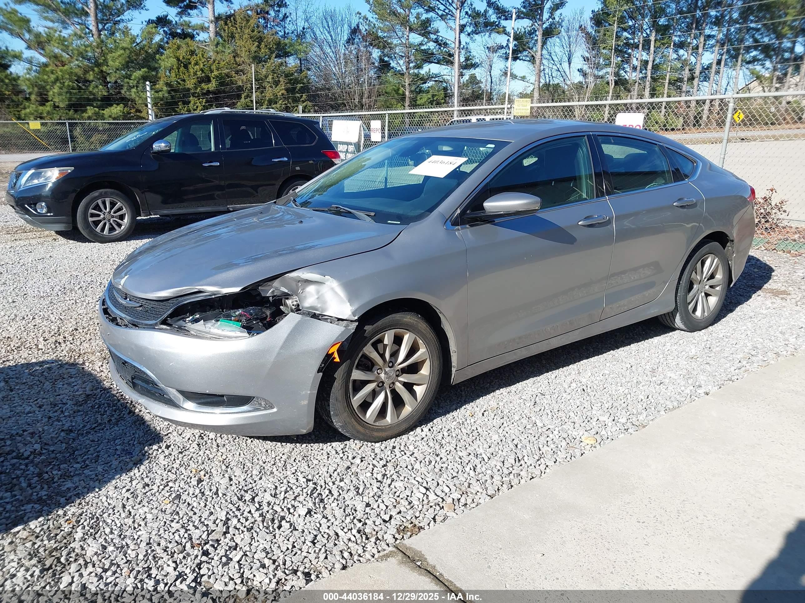 CHRYSLER 200 image 2