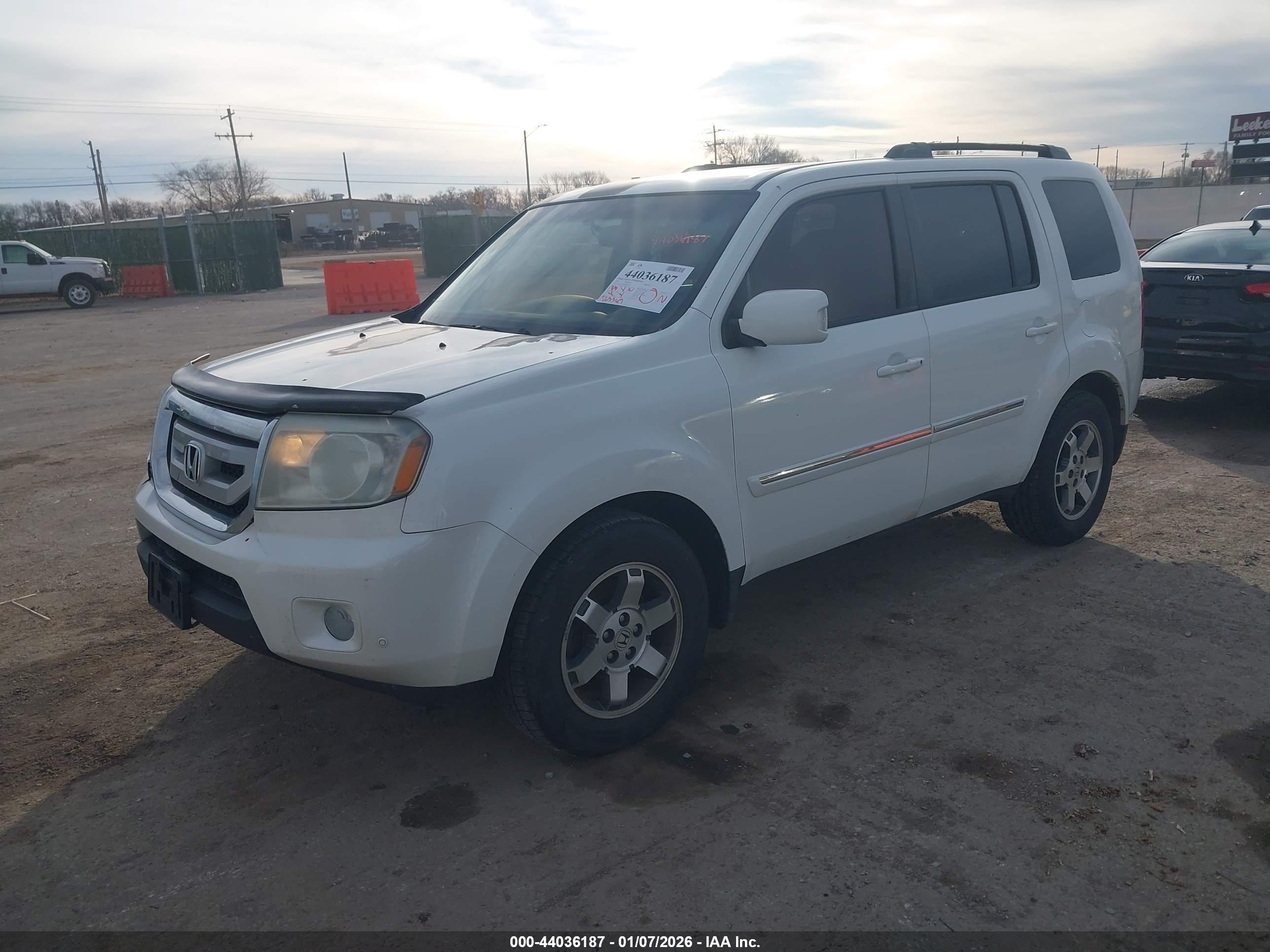 HONDA PILOT image 2