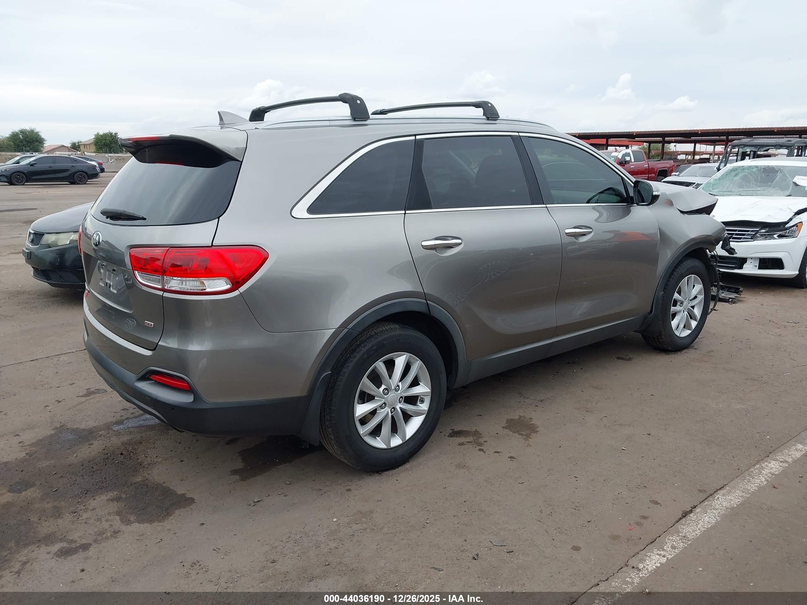 KIA SORENTO image 4