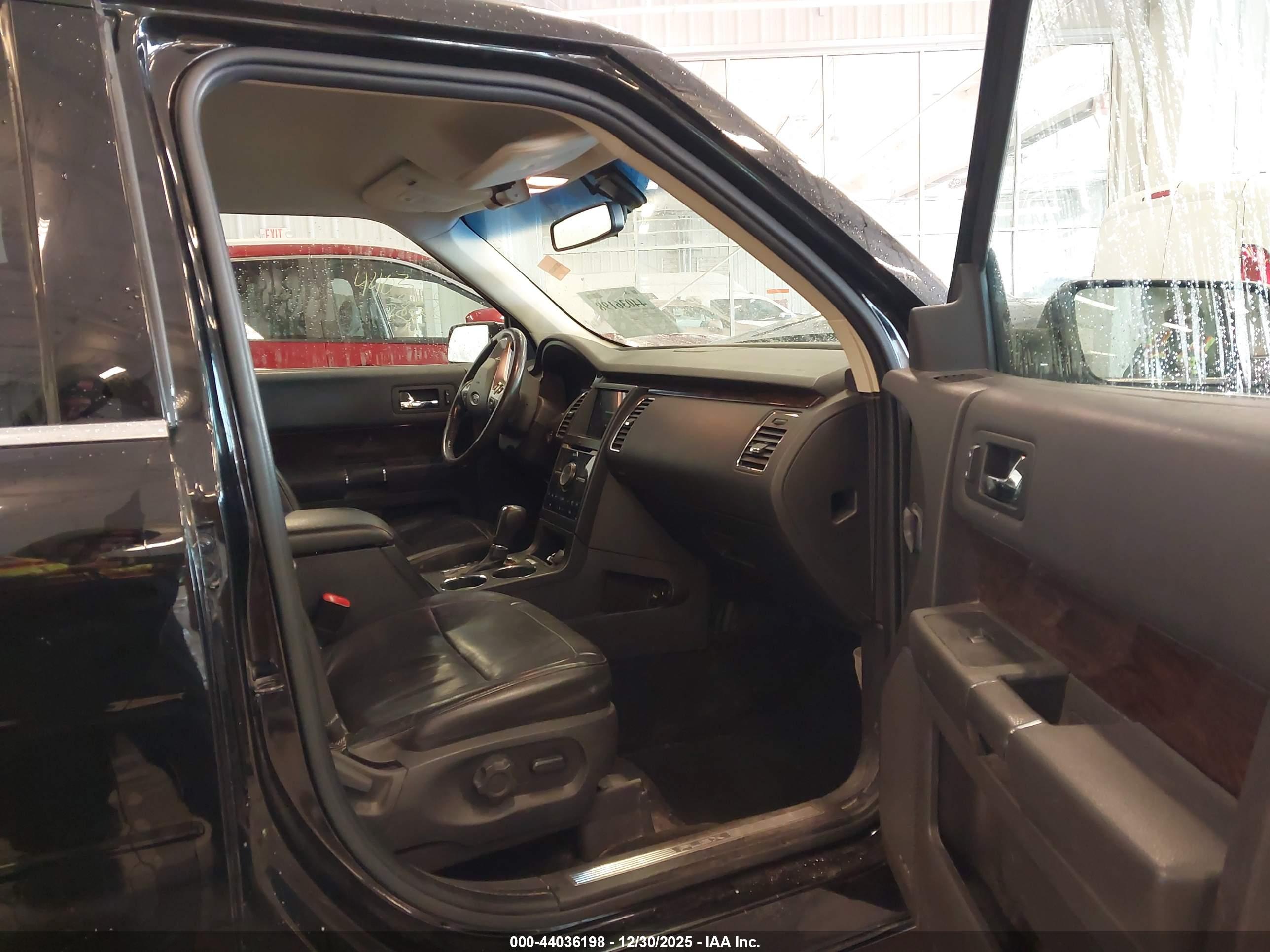 FORD FLEX image 5