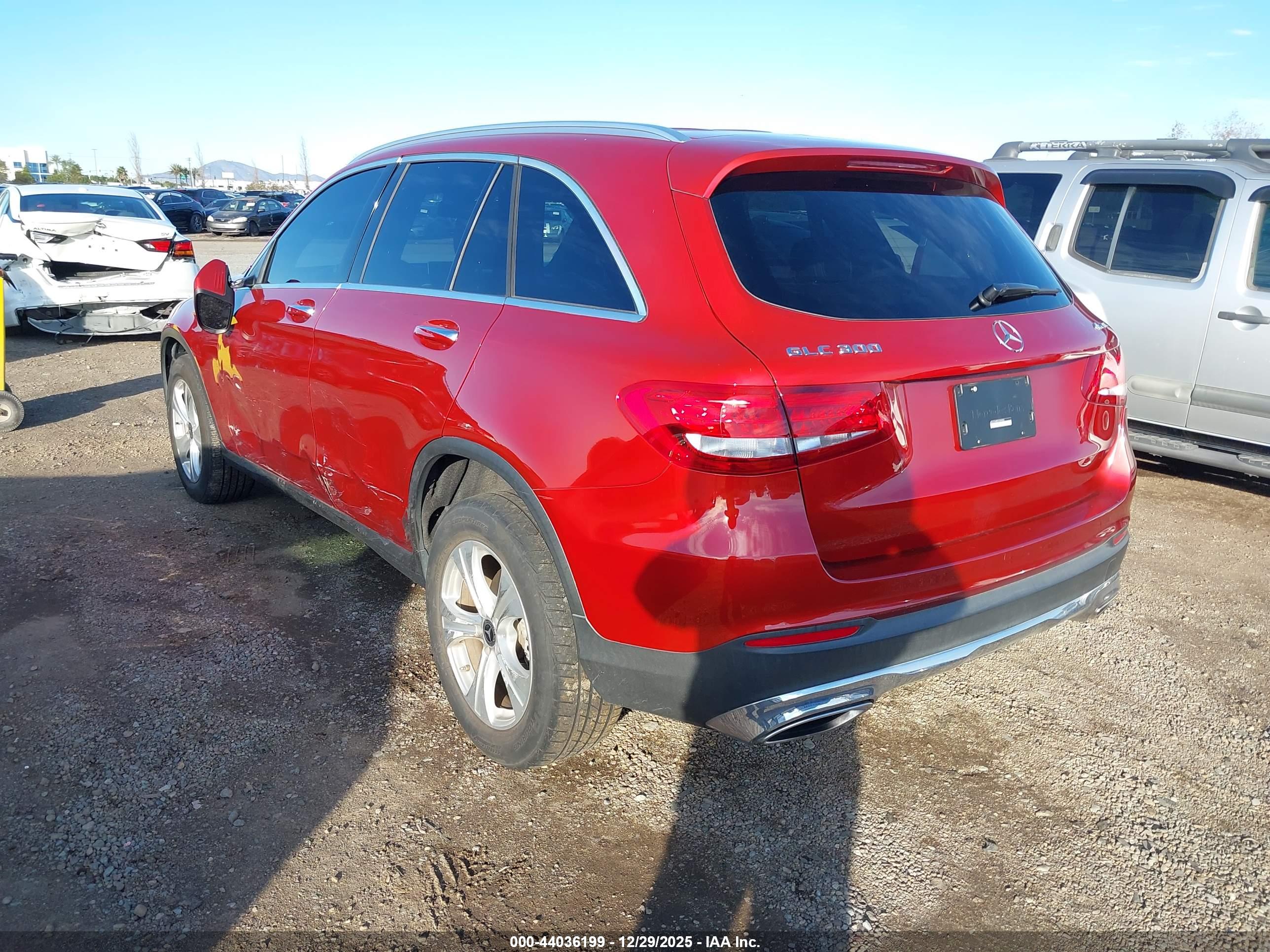 MERCEDES-BENZ GLC image 3