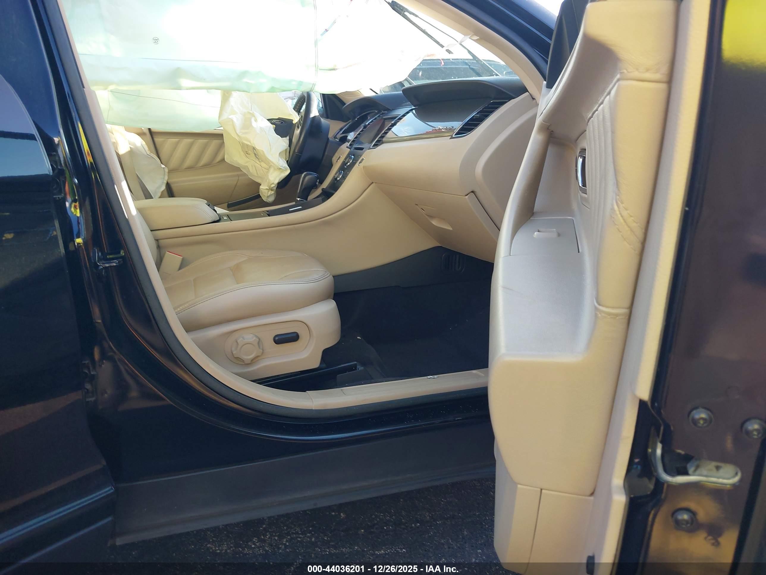 FORD TAURUS image 5