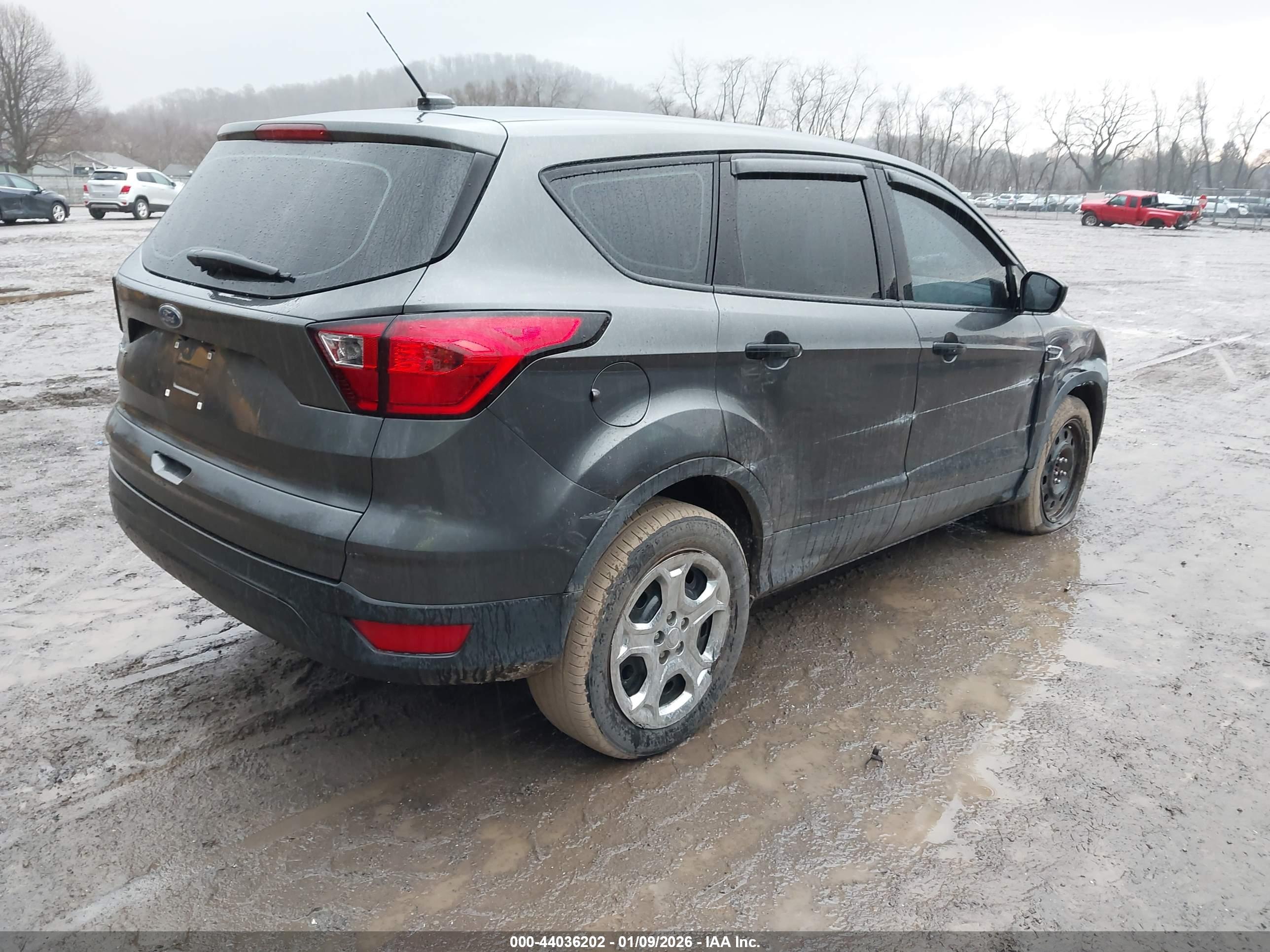 FORD ESCAPE image 4