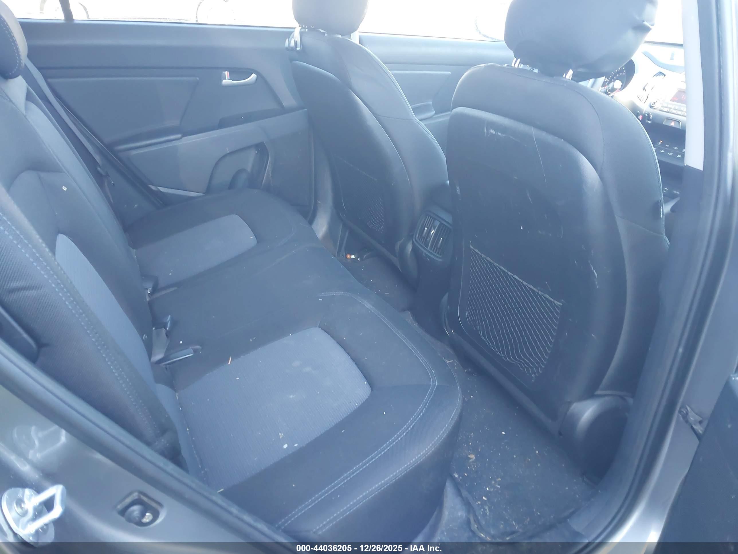 KIA SPORTAGE image 8