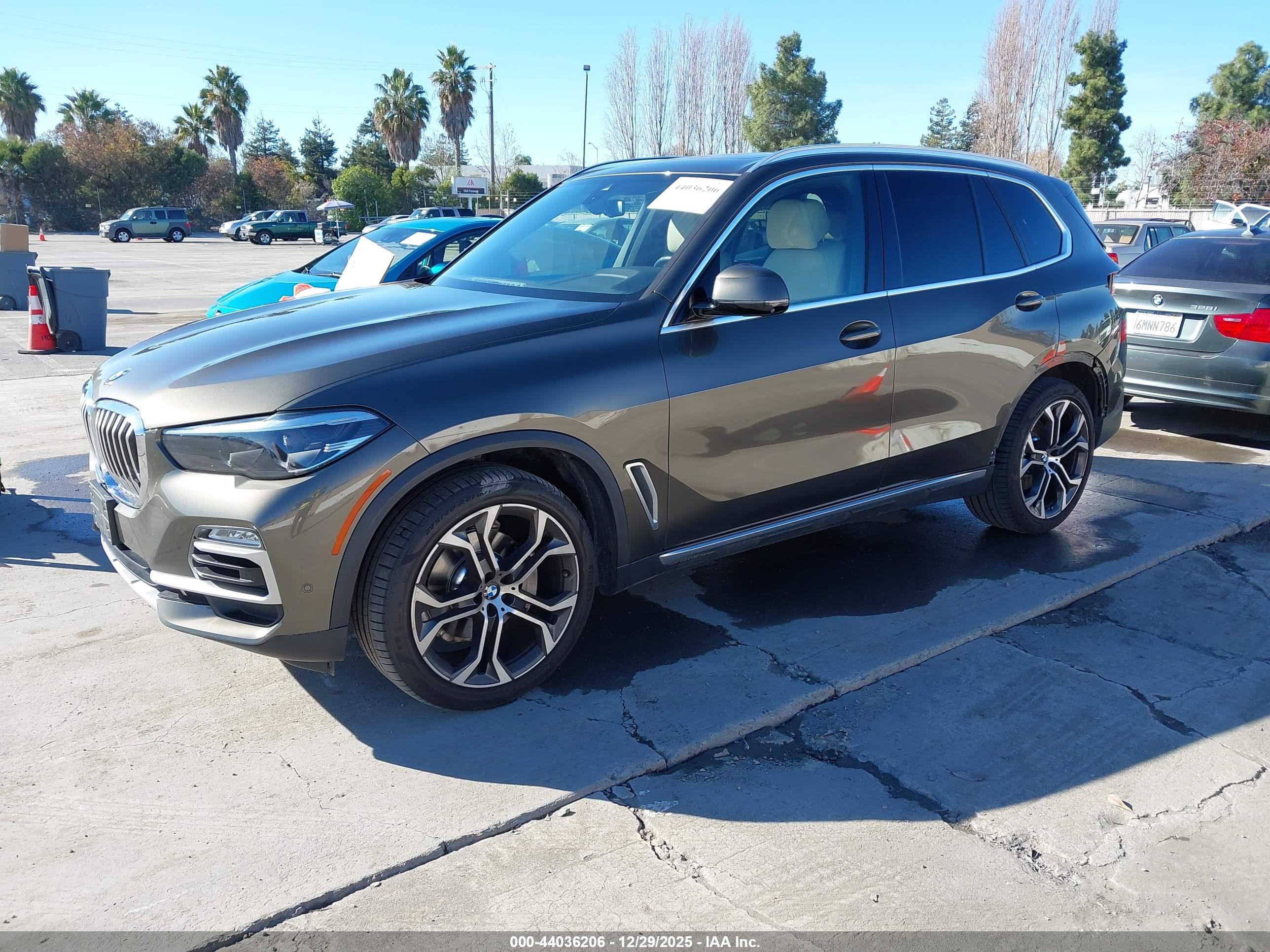 BMW X5 image 2